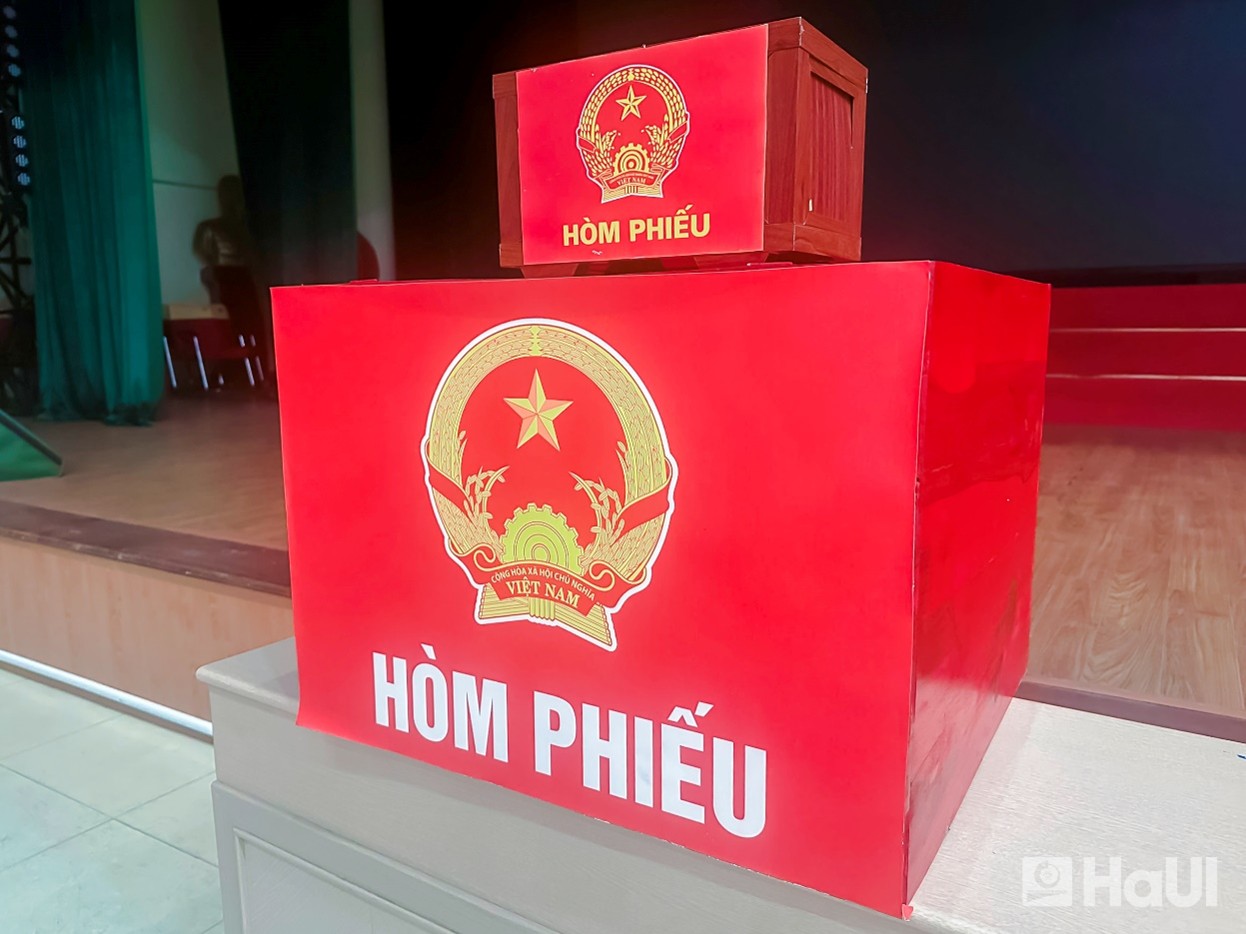 Cử tri Đại học Công nghiệp Hà Nội rạng rỡ niềm tin trước Ngày hội non sông