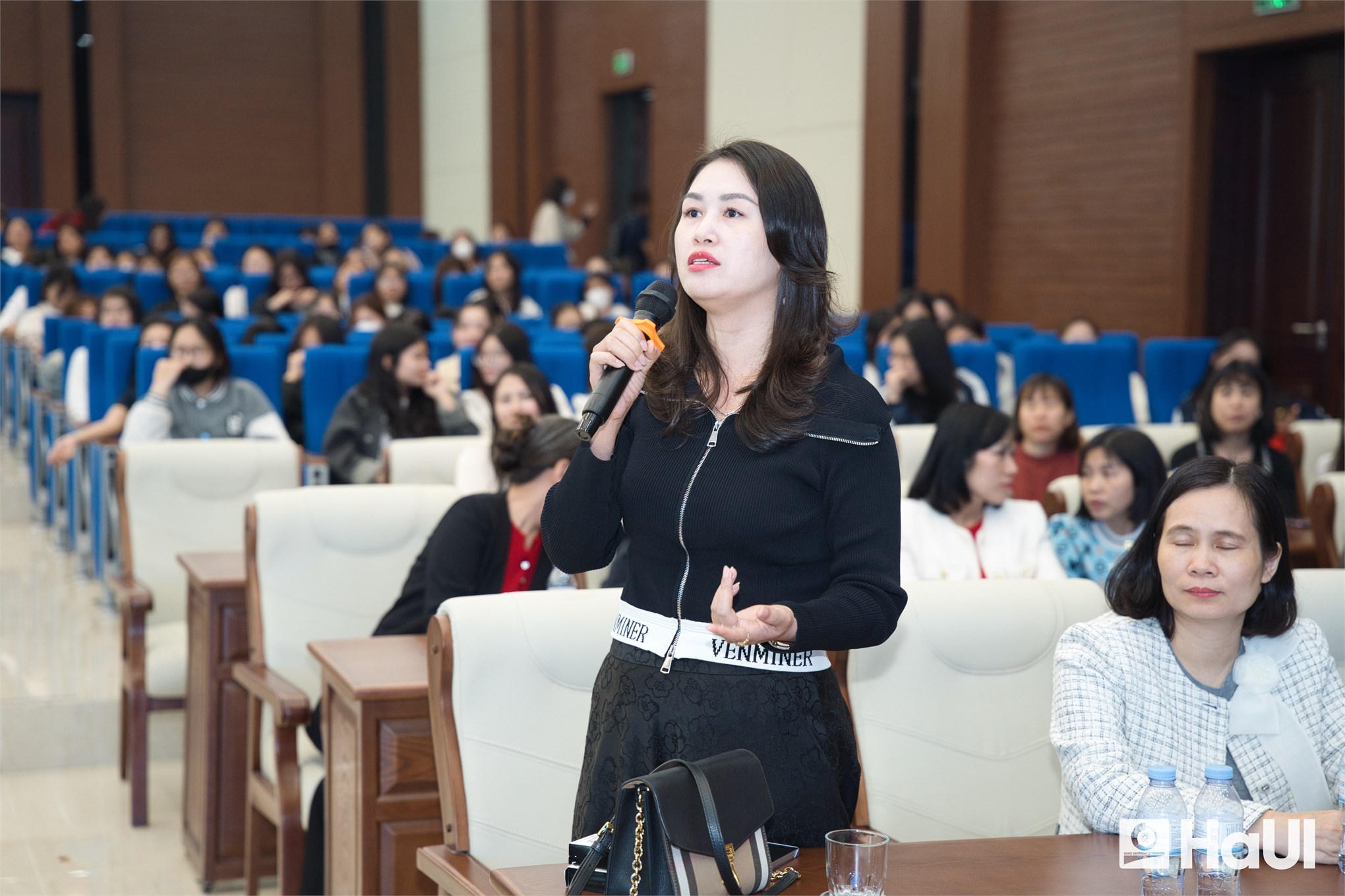 Workshop `Tự động hóa và trí tuệ nhân tạo trong ngành dệt may` tại Đại học Công nghiệp Hà Nội