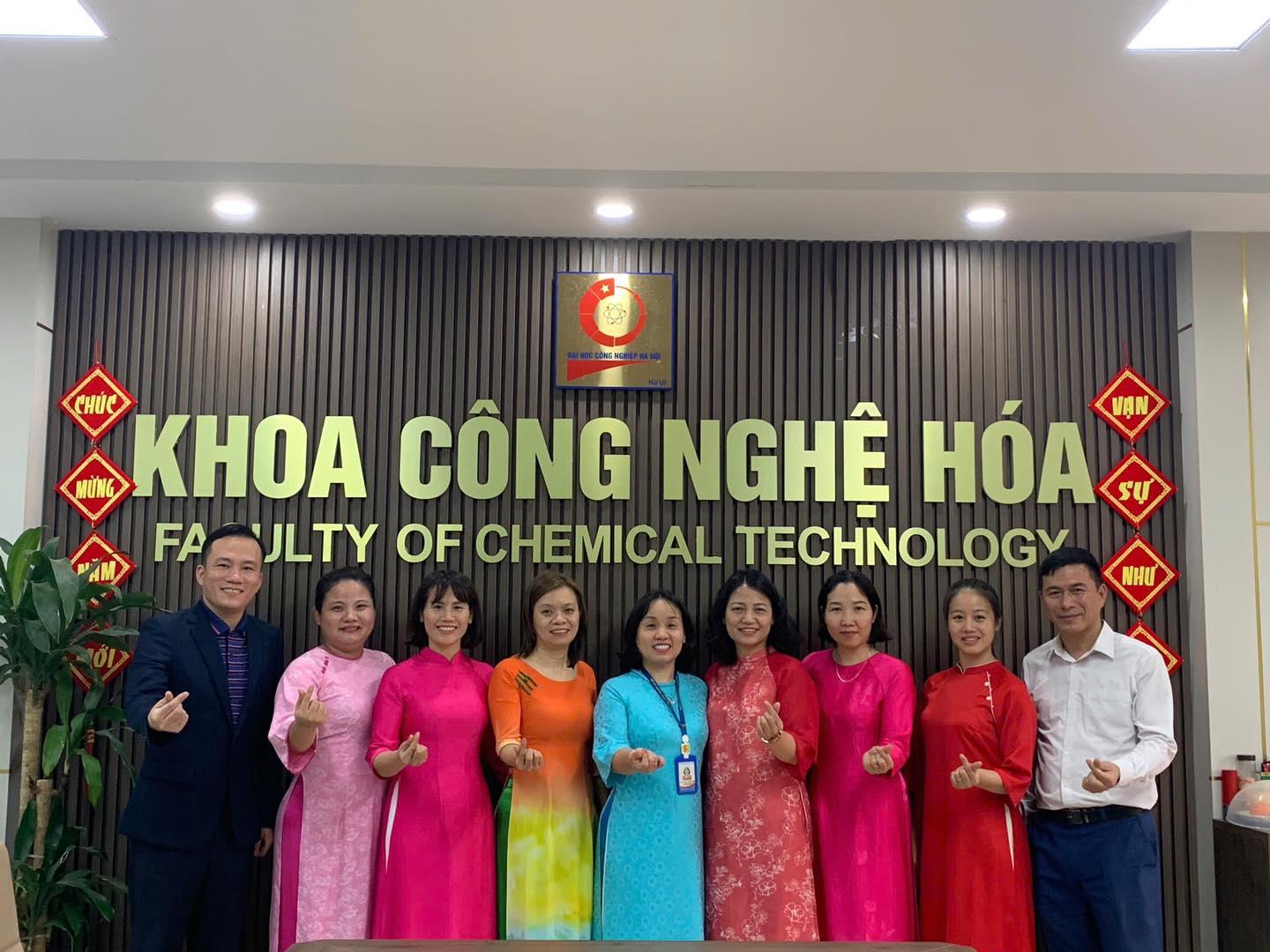 Khúc giao mùa tháng 3 - Sắc áo dài rực rỡ HaUI
