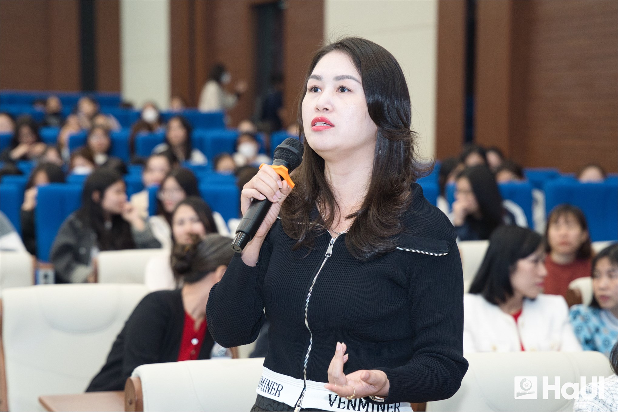 Workshop `Tự động hóa và trí tuệ nhân tạo trong ngành dệt may` tại Đại học Công nghiệp Hà Nội