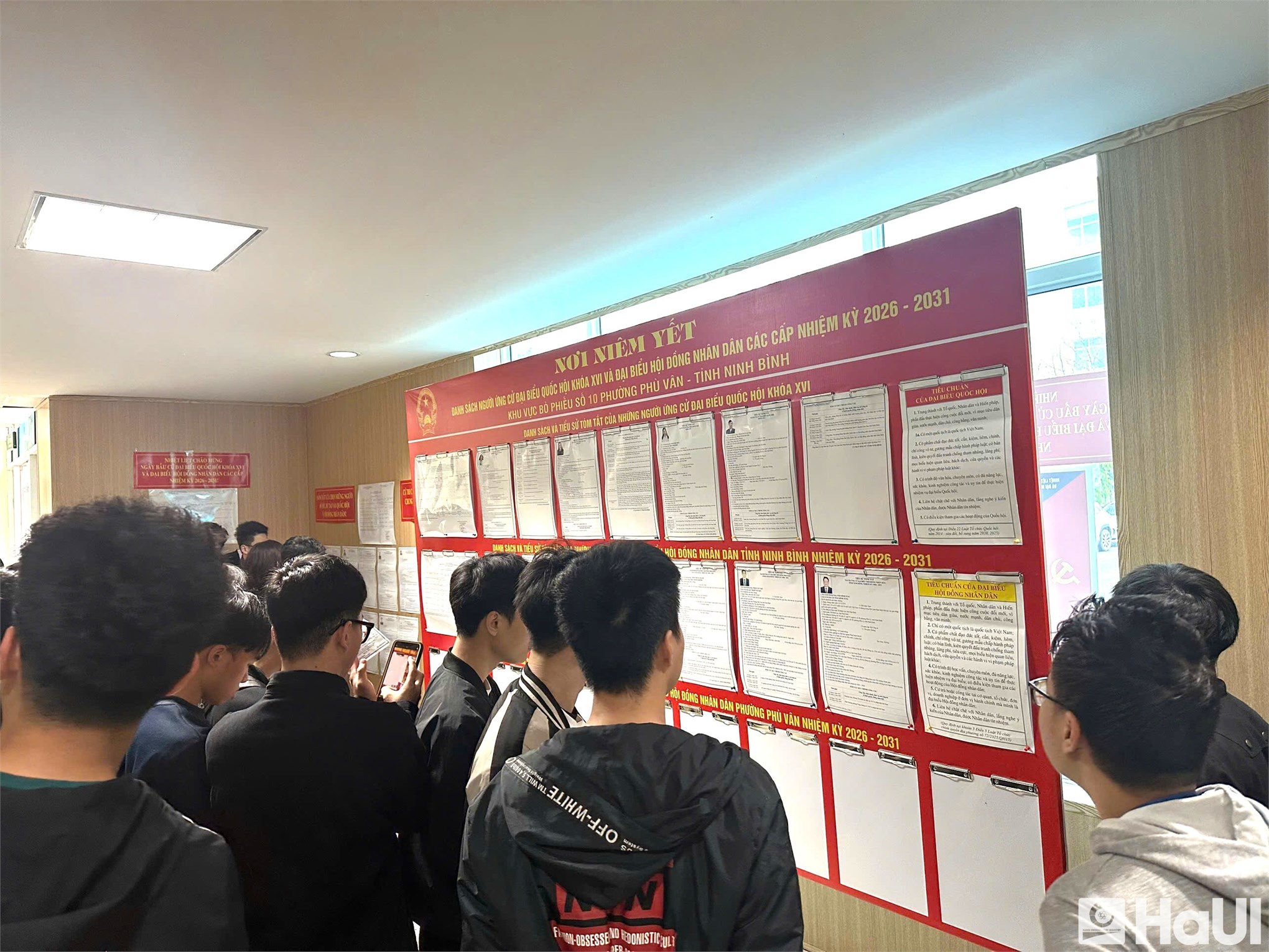 Rộn ràng ngày bầu cử tại khu vực bỏ phiếu số 10 – Cơ sở 3 Đại học Công nghiệp Hà Nội