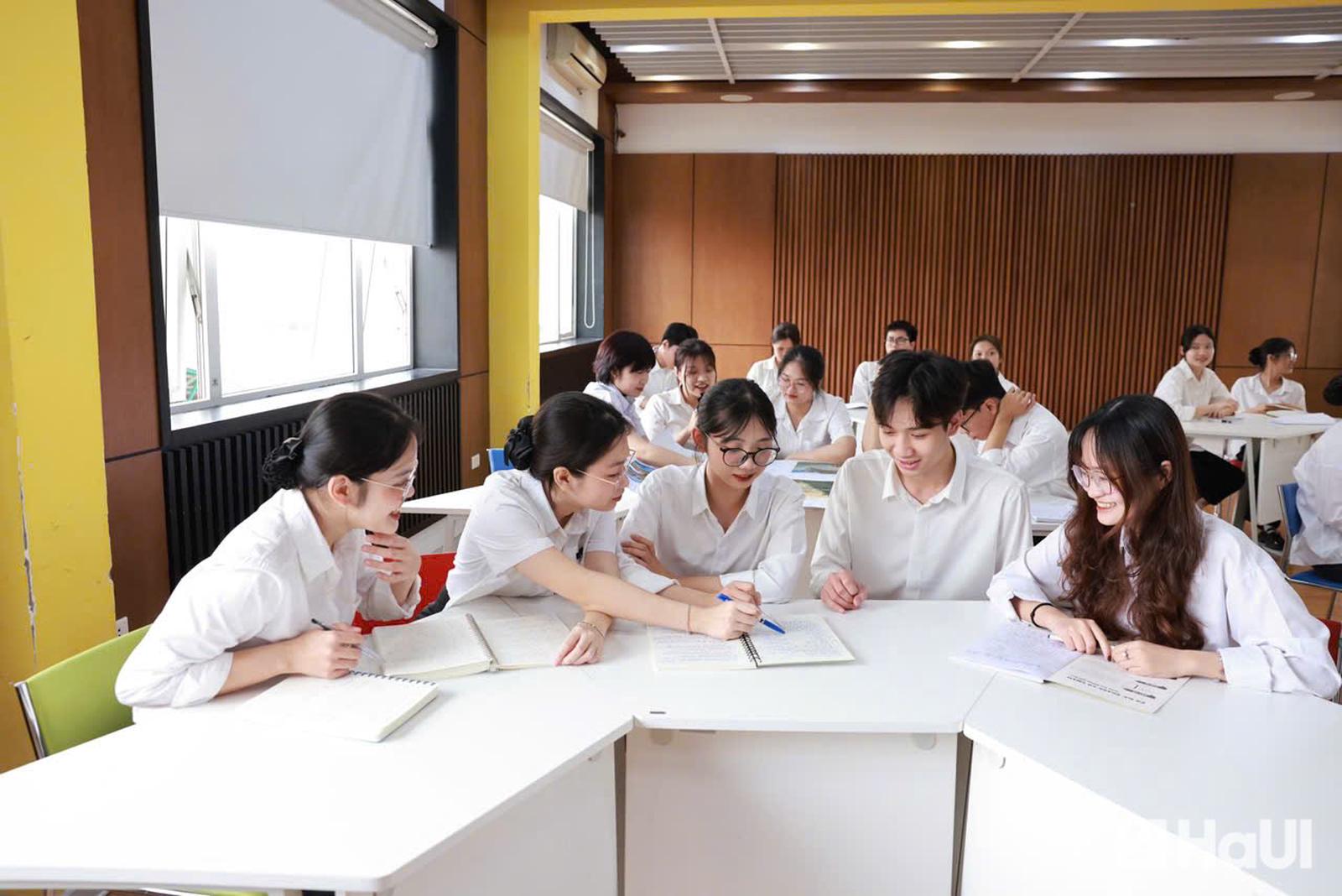 [nangluongxanh] Đại học Công nghiệp Hà Nội phát triển 72 ngành, chương trình đào tạo, đón đầu các lĩnh vực công nghệ chiến lược và quốc tế hoá giáo dục