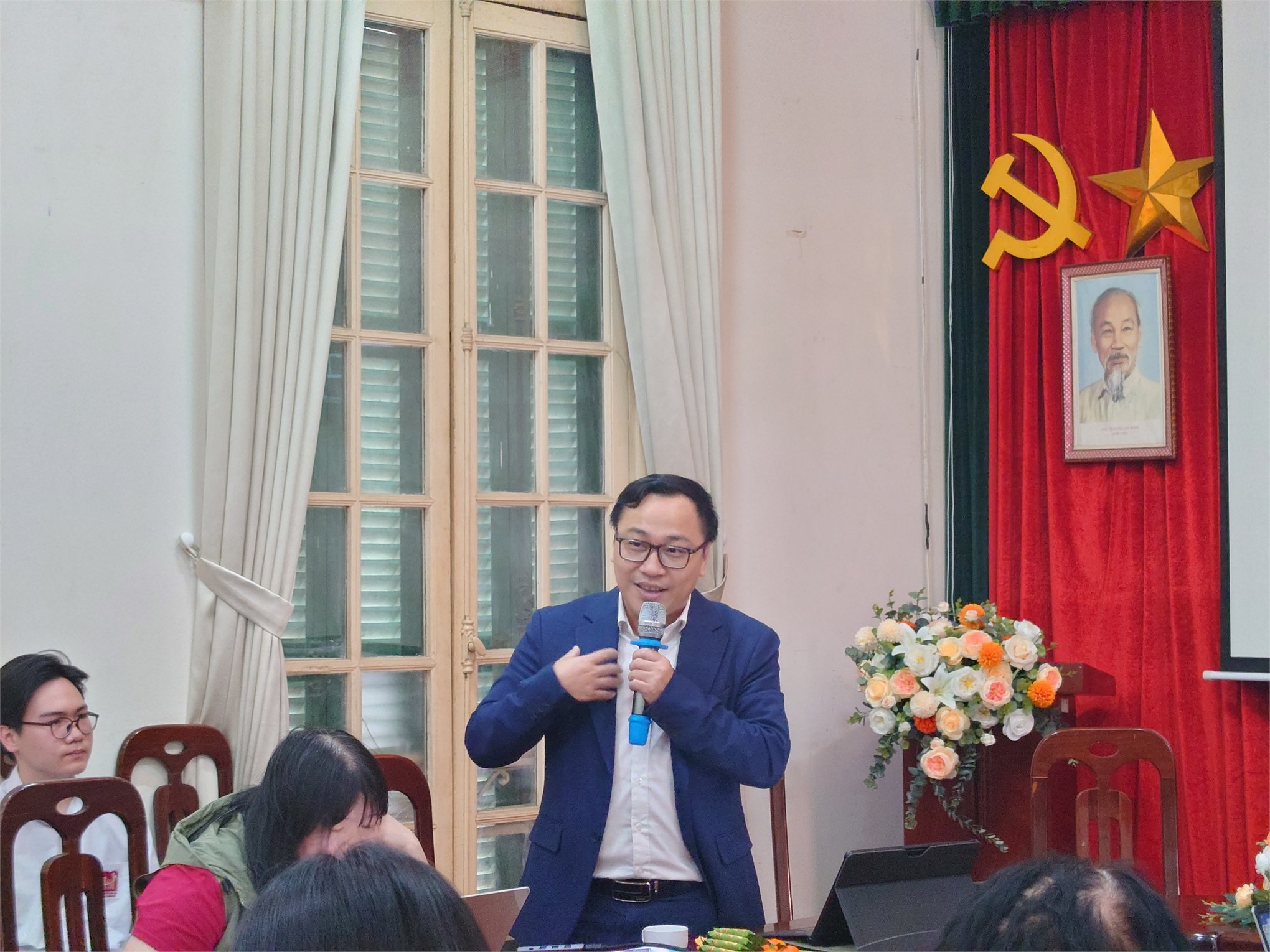 [vass] Giải mã biểu tượng ánh sáng và hệ sinh thái tri thức Nho học thời Trần: cái nhìn mới từ vi lịch sử