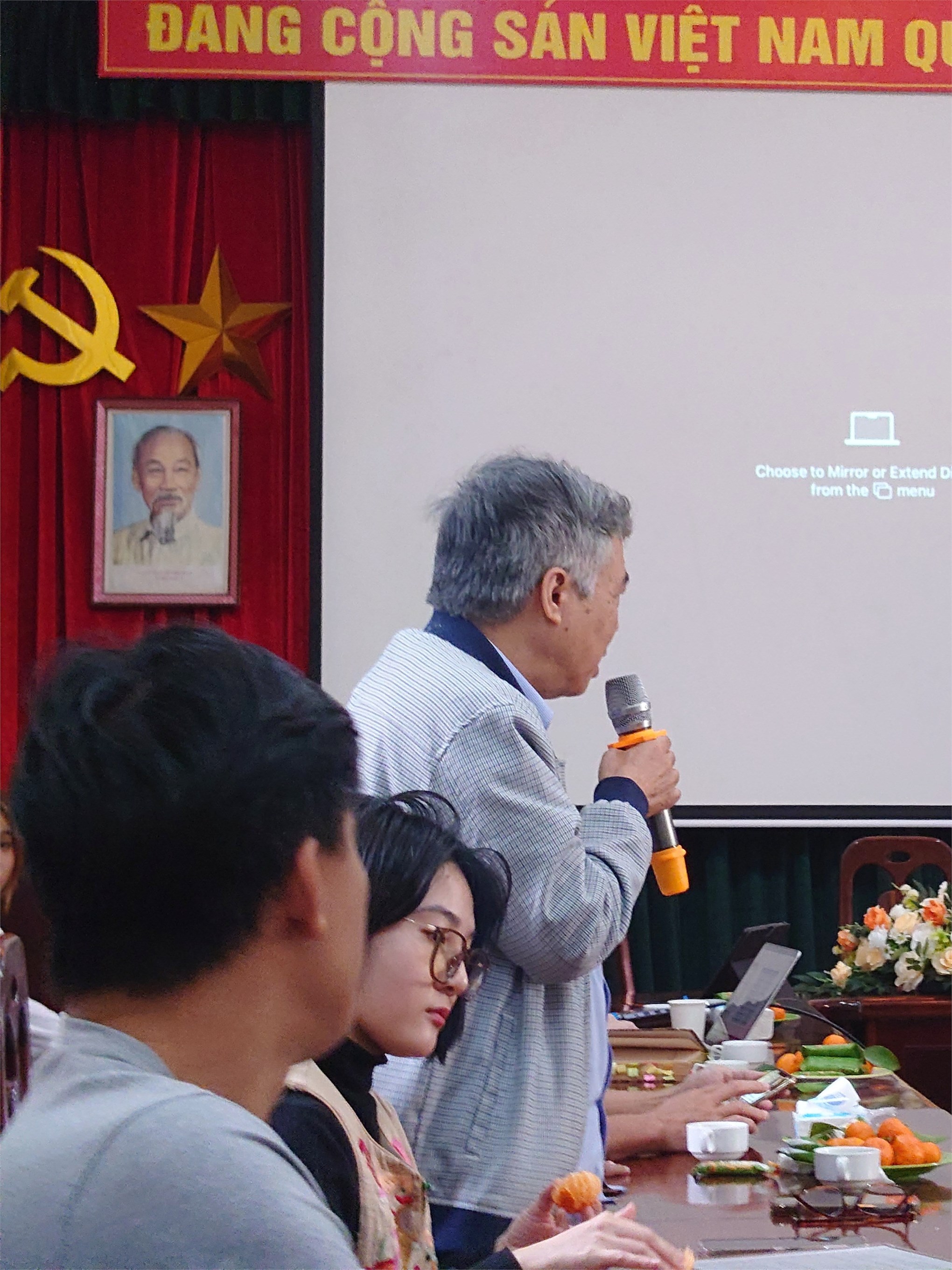 [vass] Giải mã biểu tượng ánh sáng và hệ sinh thái tri thức Nho học thời Trần: cái nhìn mới từ vi lịch sử