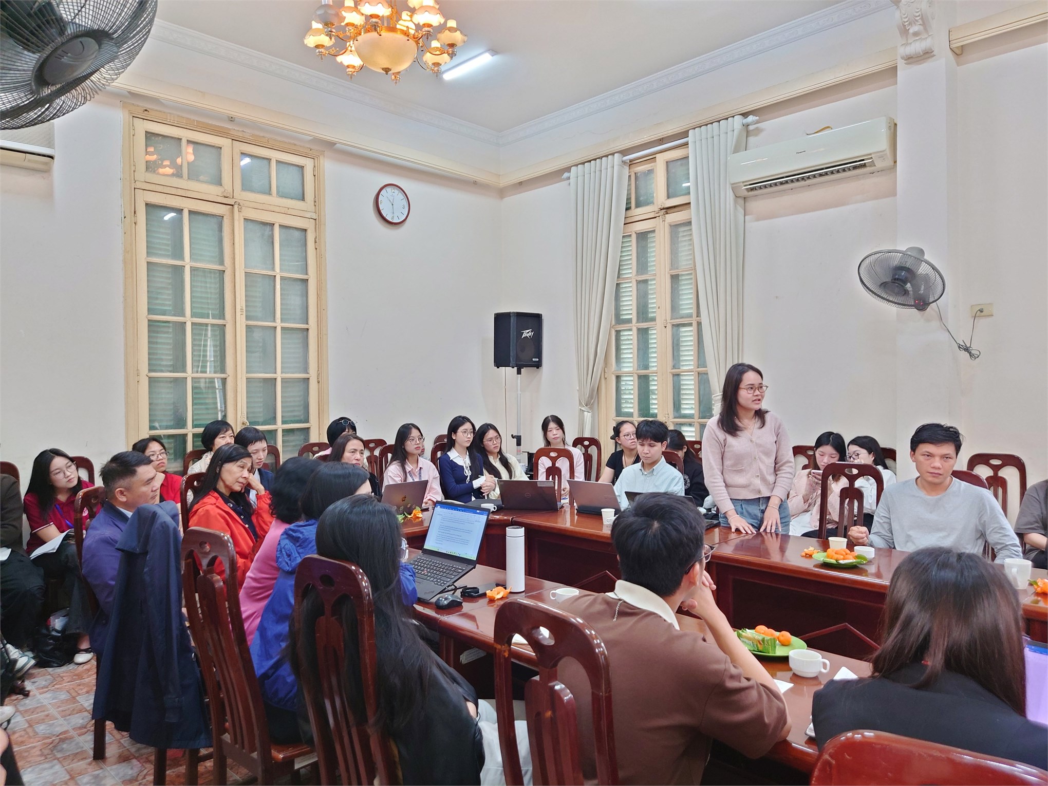 [vass] Giải mã biểu tượng ánh sáng và hệ sinh thái tri thức Nho học thời Trần: cái nhìn mới từ vi lịch sử