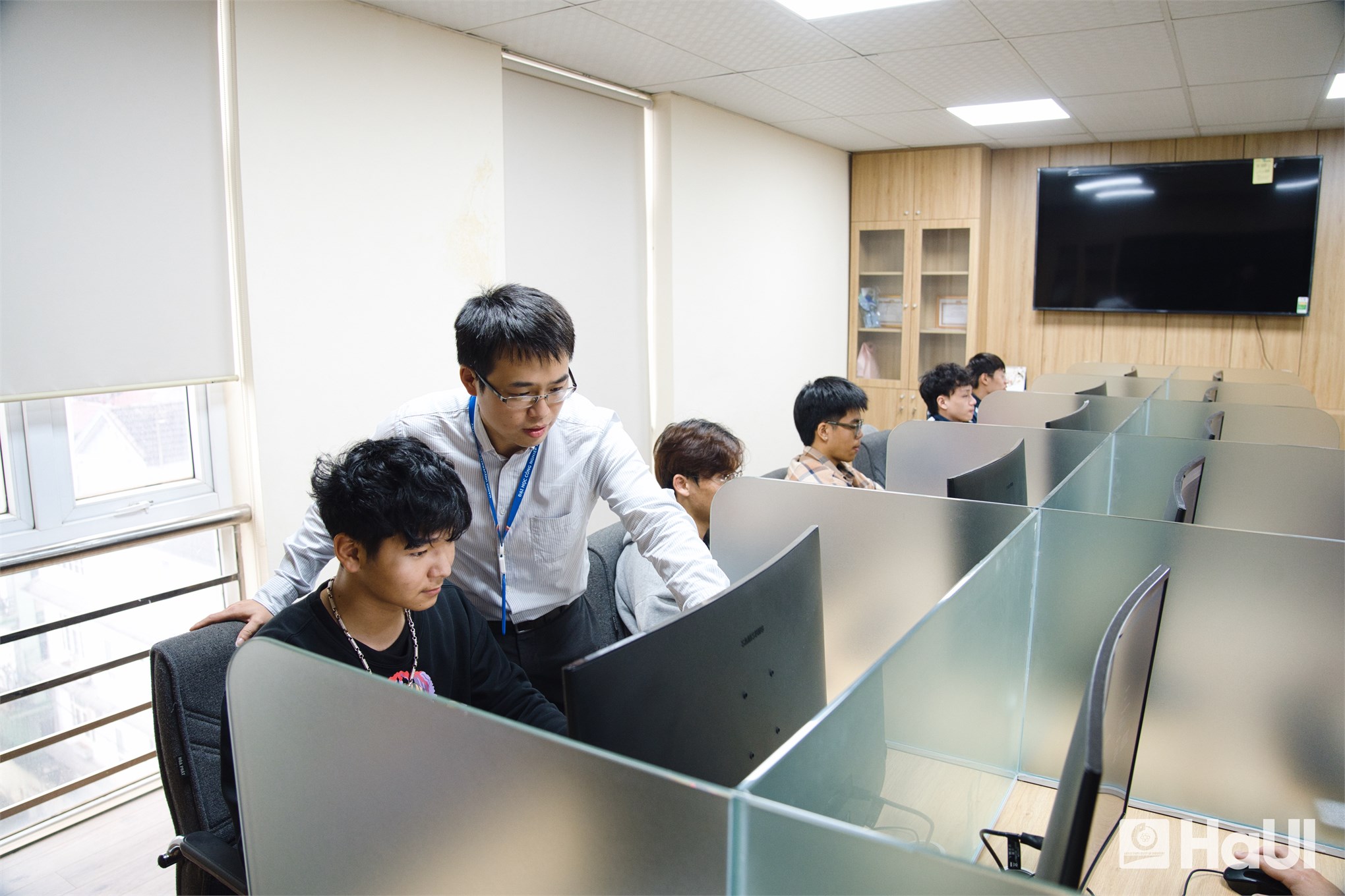 5 chương trình đào tạo bằng tiếng Anh mới tại Đại học Công nghiệp Hà Nội: Hành trang cho môi trường làm việc toàn cầu