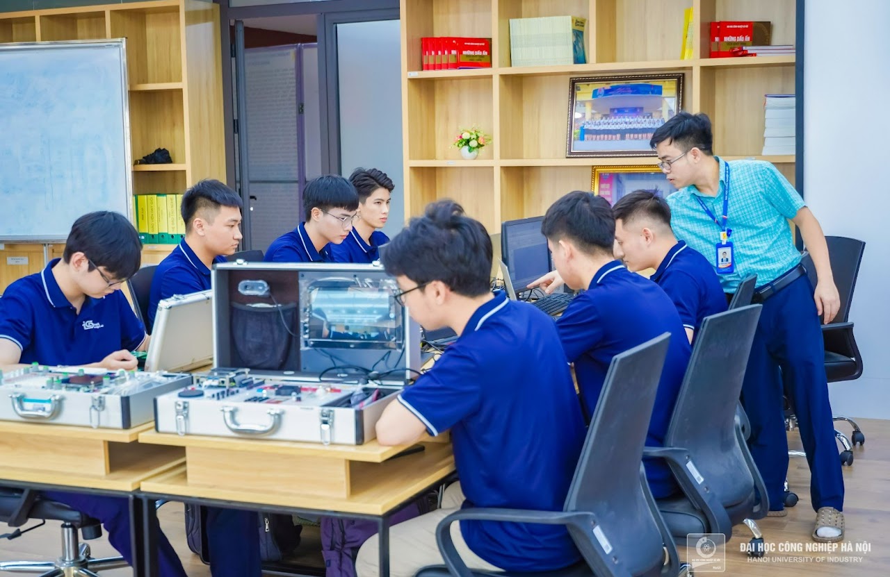 Học gì khi công nghệ đang viết lại luật chơi? 5 ngành học mới tại HaUI trong các lĩnh vực đang định hình tương lai