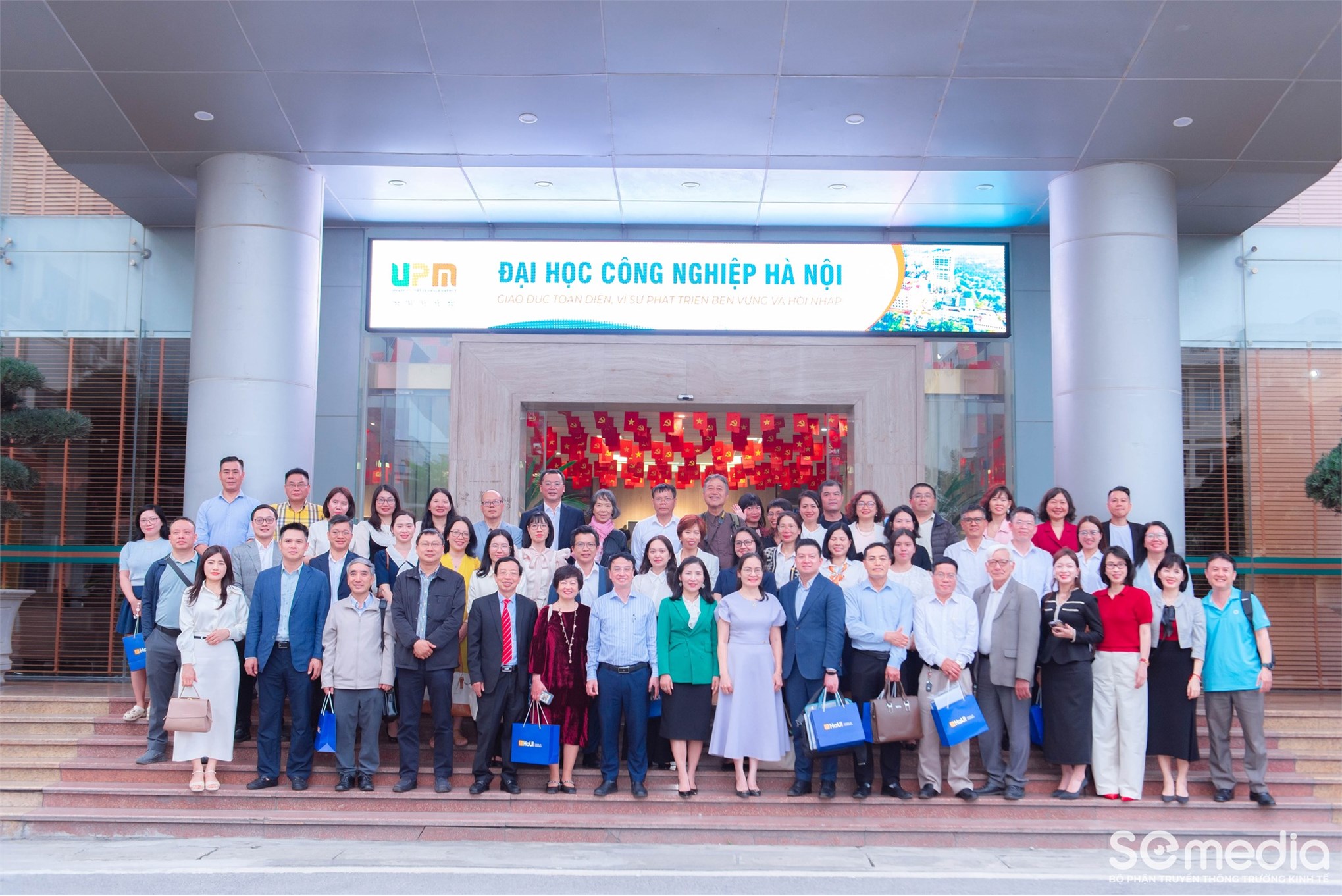 Hội nghị bàn tròn ESG: Kết nối đa chiều - Hành động vì tương lai bền vững