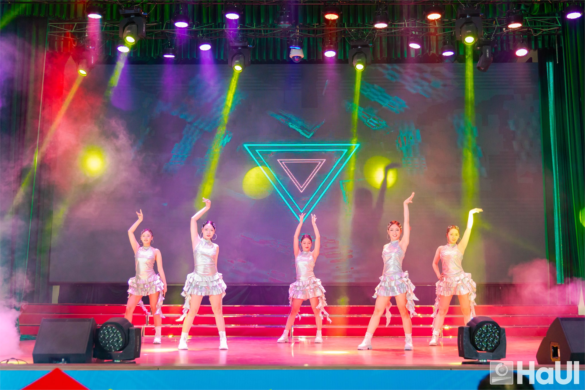 Lễ tốt nghiệp hệ cao đẳng năm 2026: sẵn sàng hành trình lập nghiệp