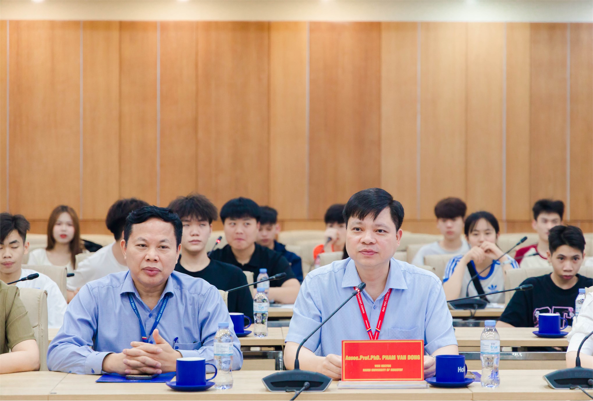 Đại học Công nghiệp Hà Nội chào đón đoàn giảng viên, học sinh Trường Hoa Kiều Quảng Tây (Trung Quốc) sang giao lưu, học tập