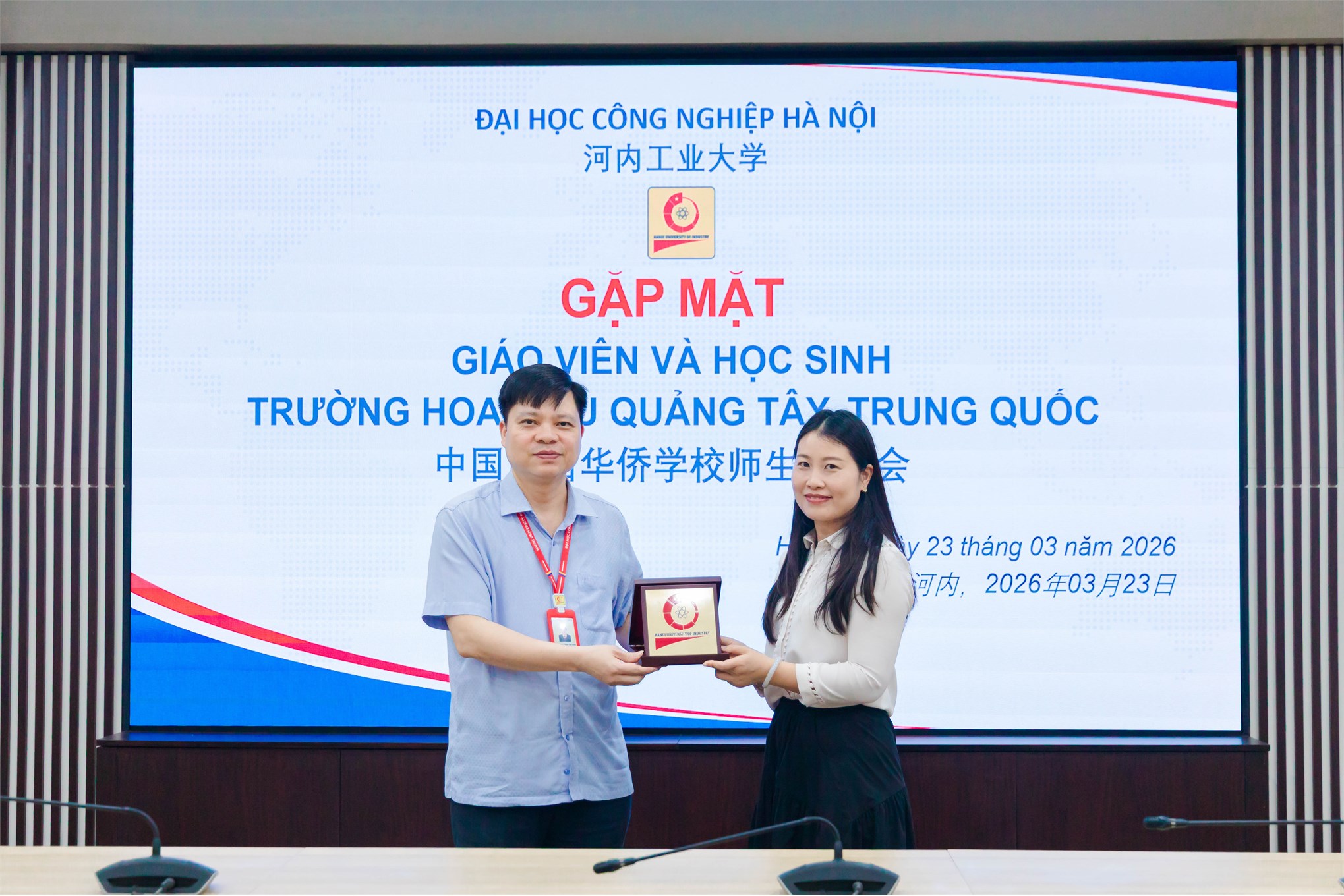 Đại học Công nghiệp Hà Nội chào đón đoàn giảng viên, học sinh Trường Hoa Kiều Quảng Tây (Trung Quốc) sang giao lưu, học tập