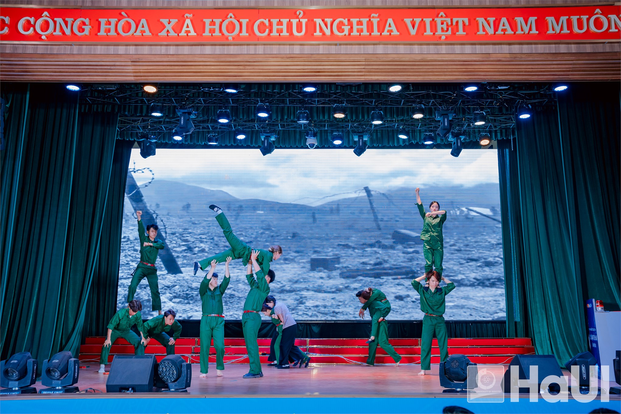 Chung kết Cuộc thi Lý luận trẻ HaUI lần thứ III: Lan tỏa bản lĩnh chính trị và khát vọng cống hiến của sinh viên HaUI