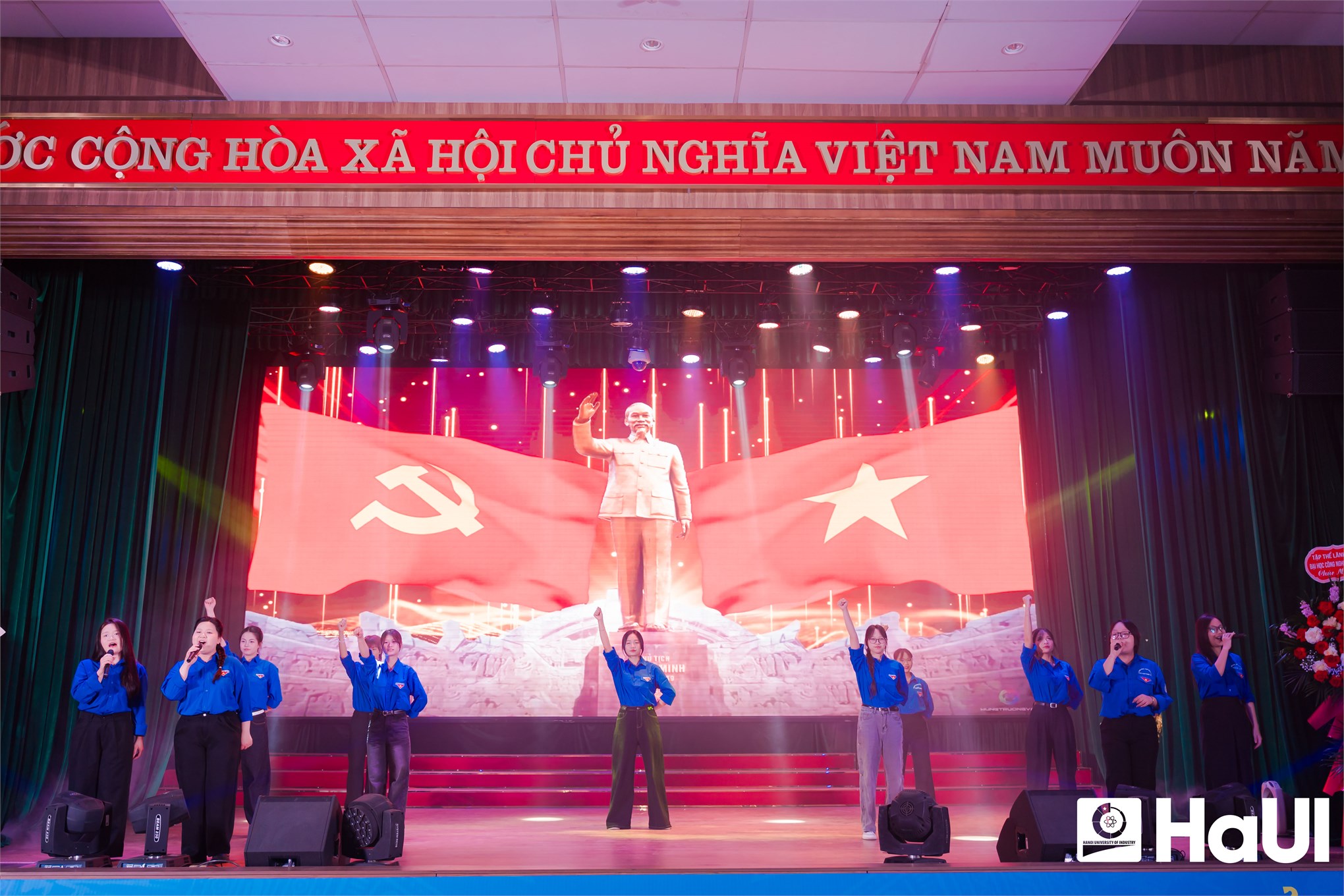 Rực lửa khát vọng thanh niên: Tuổi trẻ HaUI viết tiếp trang sử vàng 95 năm Ngày thành lập Đoàn TNCS Hồ Chí Minh