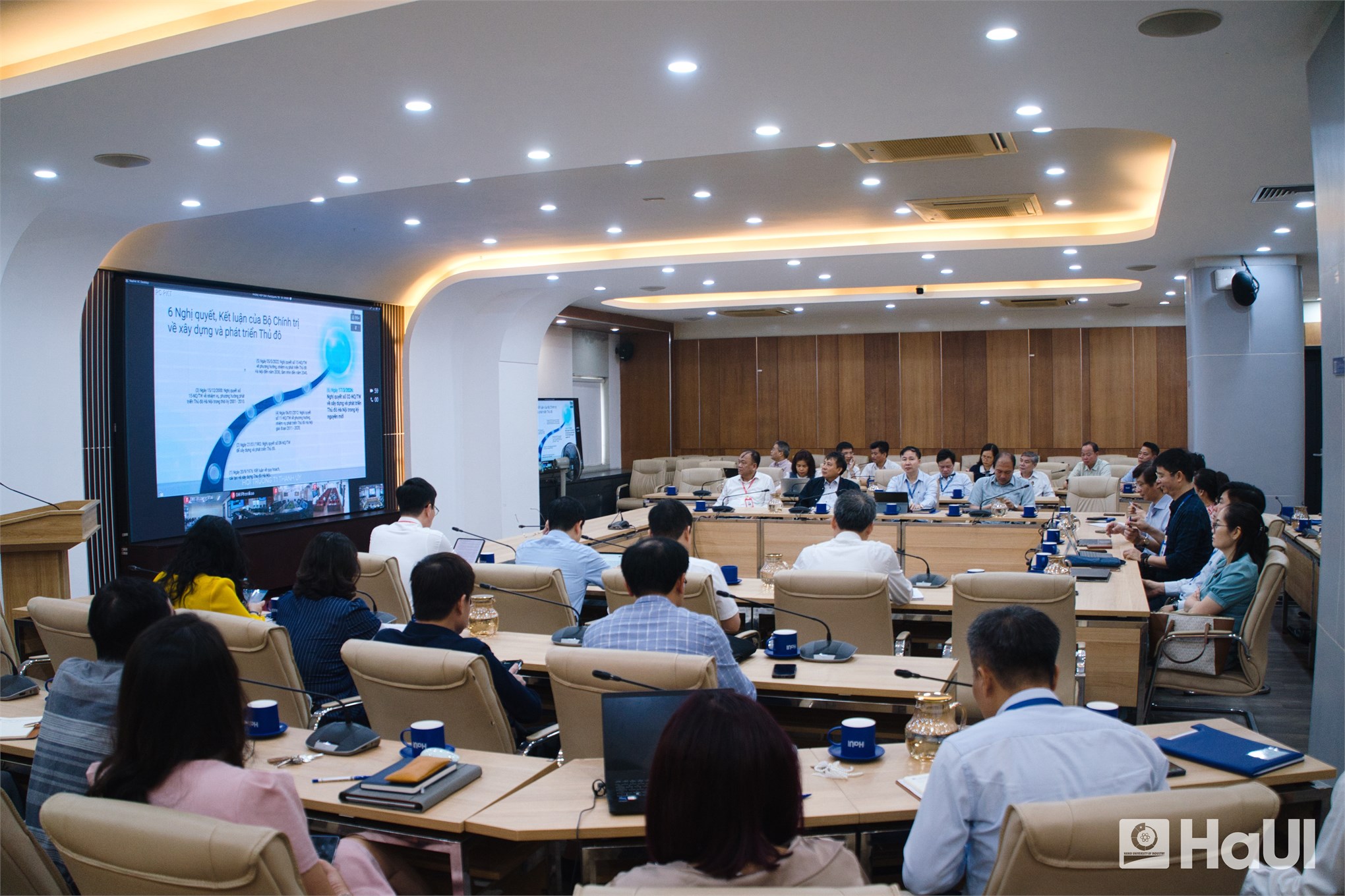 Đảng bộ Đại học Công nghiệp Hà Nội tham dự Hội nghị trực tuyến quán triệt Nghị quyết 02-NQ/TW về phát triển Thủ đô