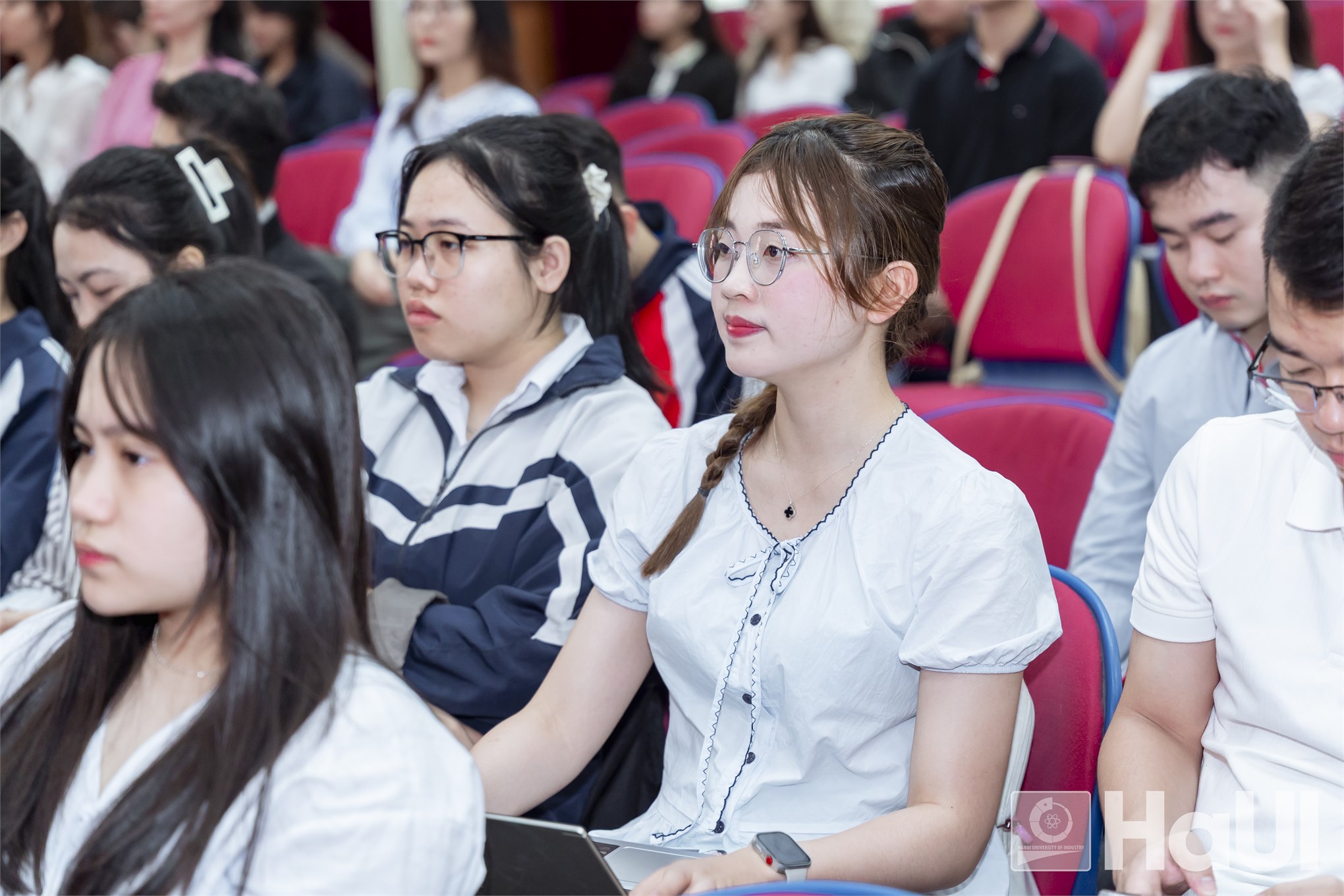 Khai giảng lớp bồi dưỡng lý luận chính trị cho đảng viên mới năm 2026