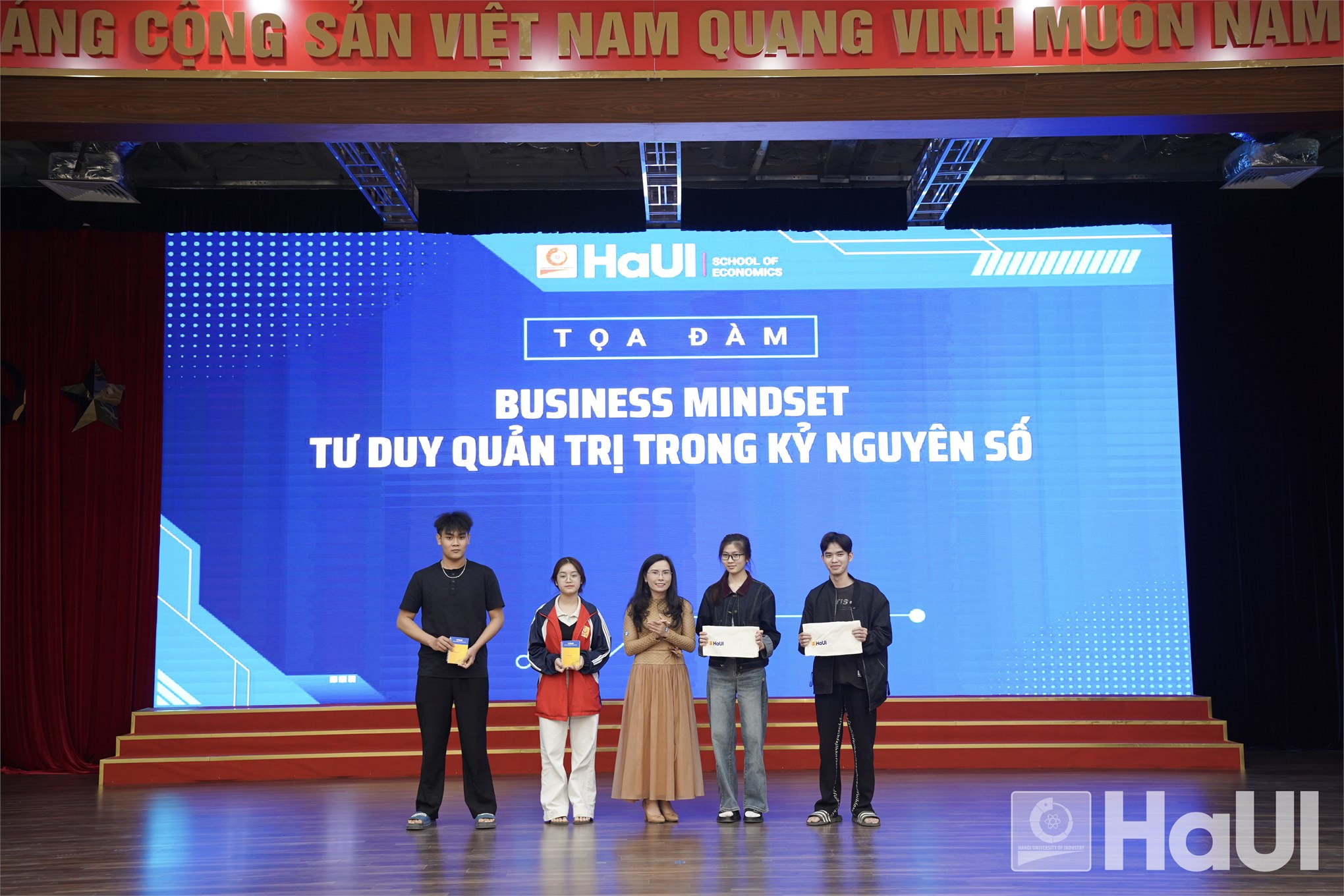 Business Mindset – Tư duy quản trị trong kỷ nguyên số: Từ nhận thức đến hành động