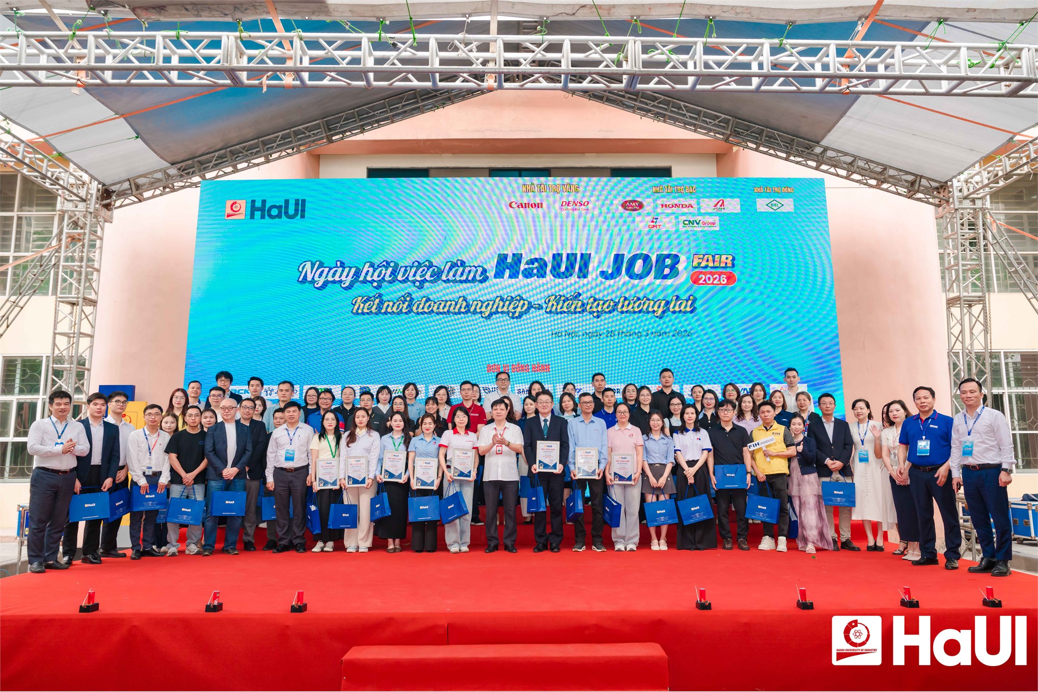 Job Fair 2026 tại Đại học Công nghiệp Hà Nội: 70 doanh nghiệp đồng hành, mở rộng cơ hội cho sinh viên