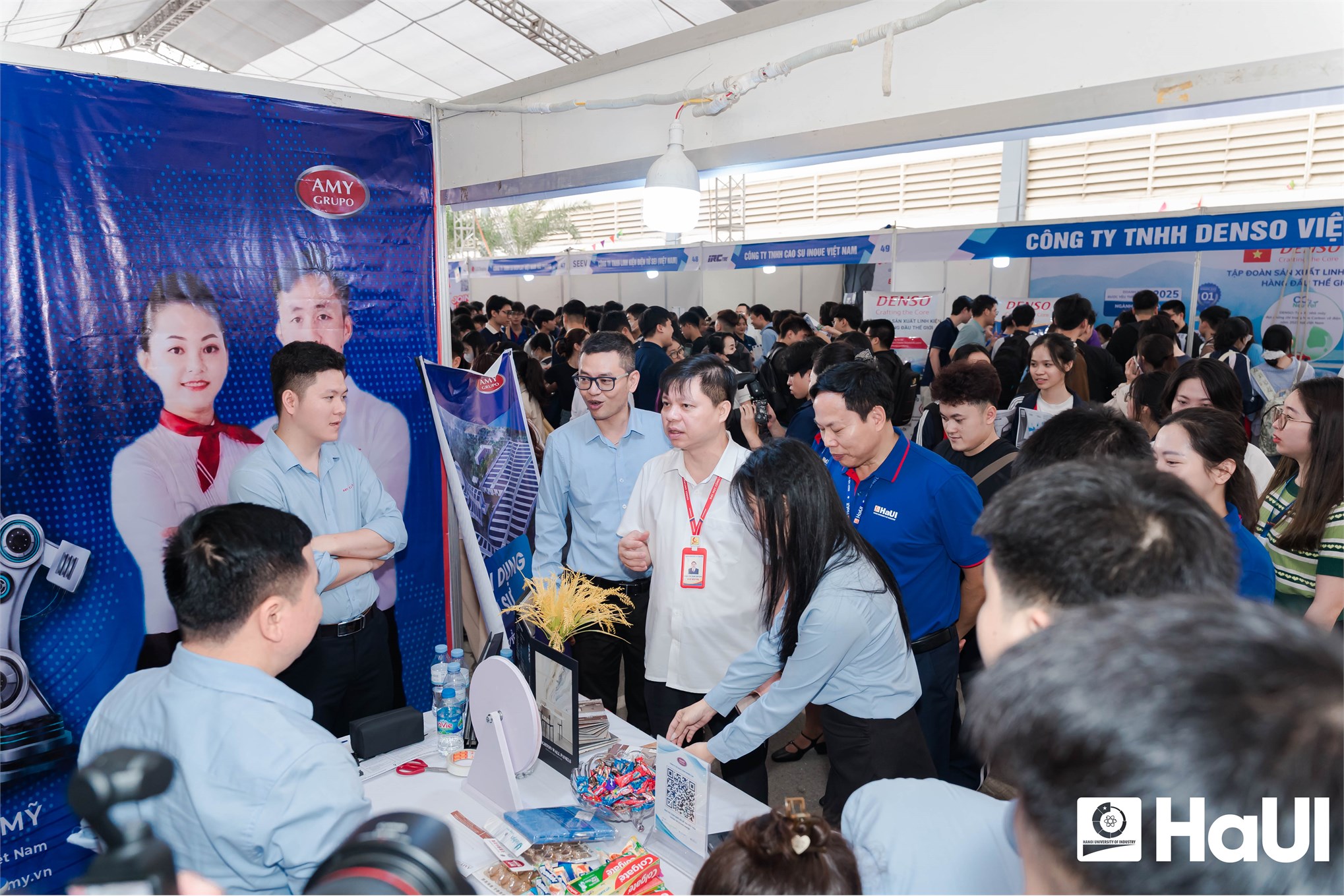 Job Fair 2026 tại Đại học Công nghiệp Hà Nội: 70 doanh nghiệp đồng hành, mở rộng cơ hội cho sinh viên
