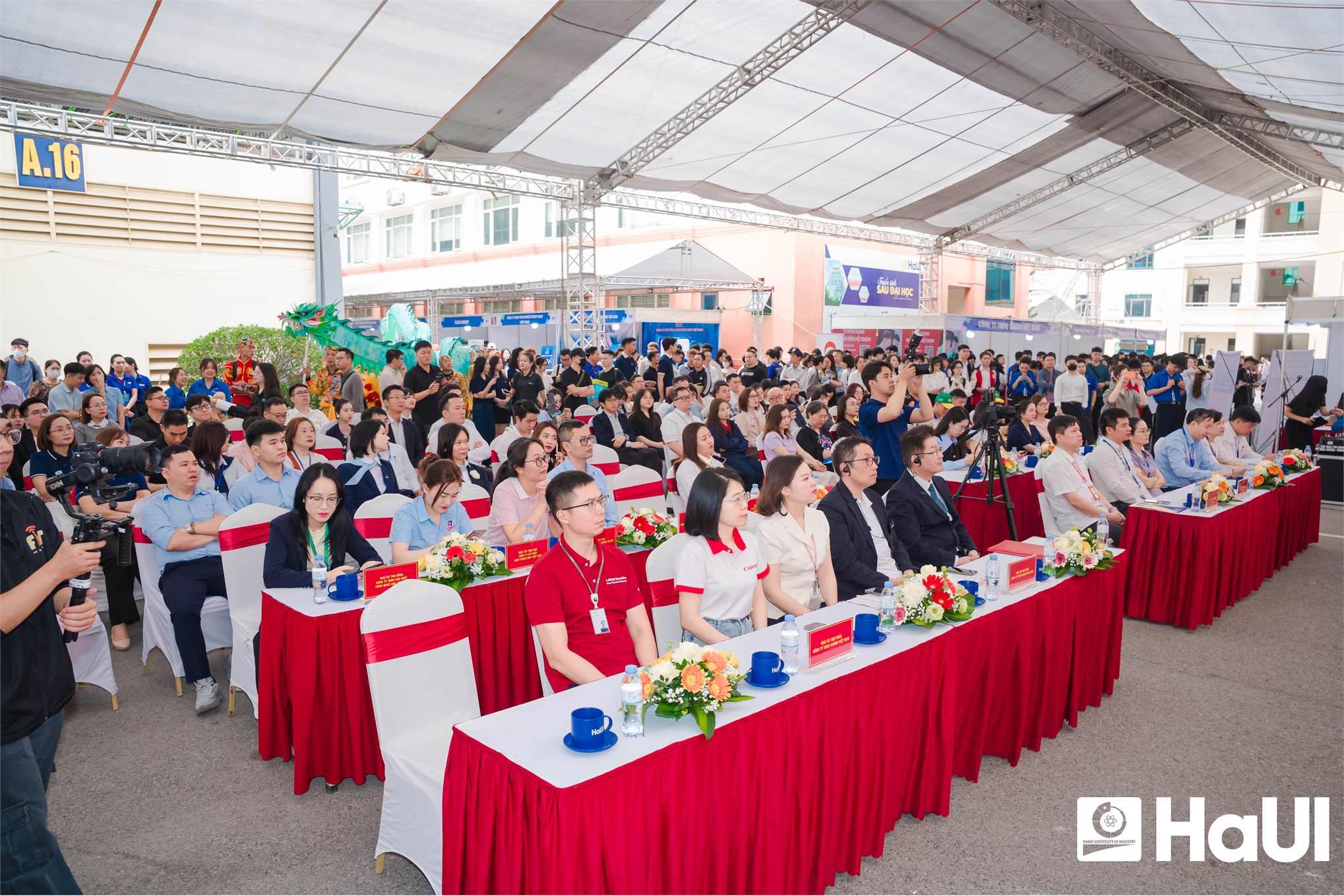 Job Fair 2026 tại Đại học Công nghiệp Hà Nội: 70 doanh nghiệp đồng hành, mở rộng cơ hội cho sinh viên