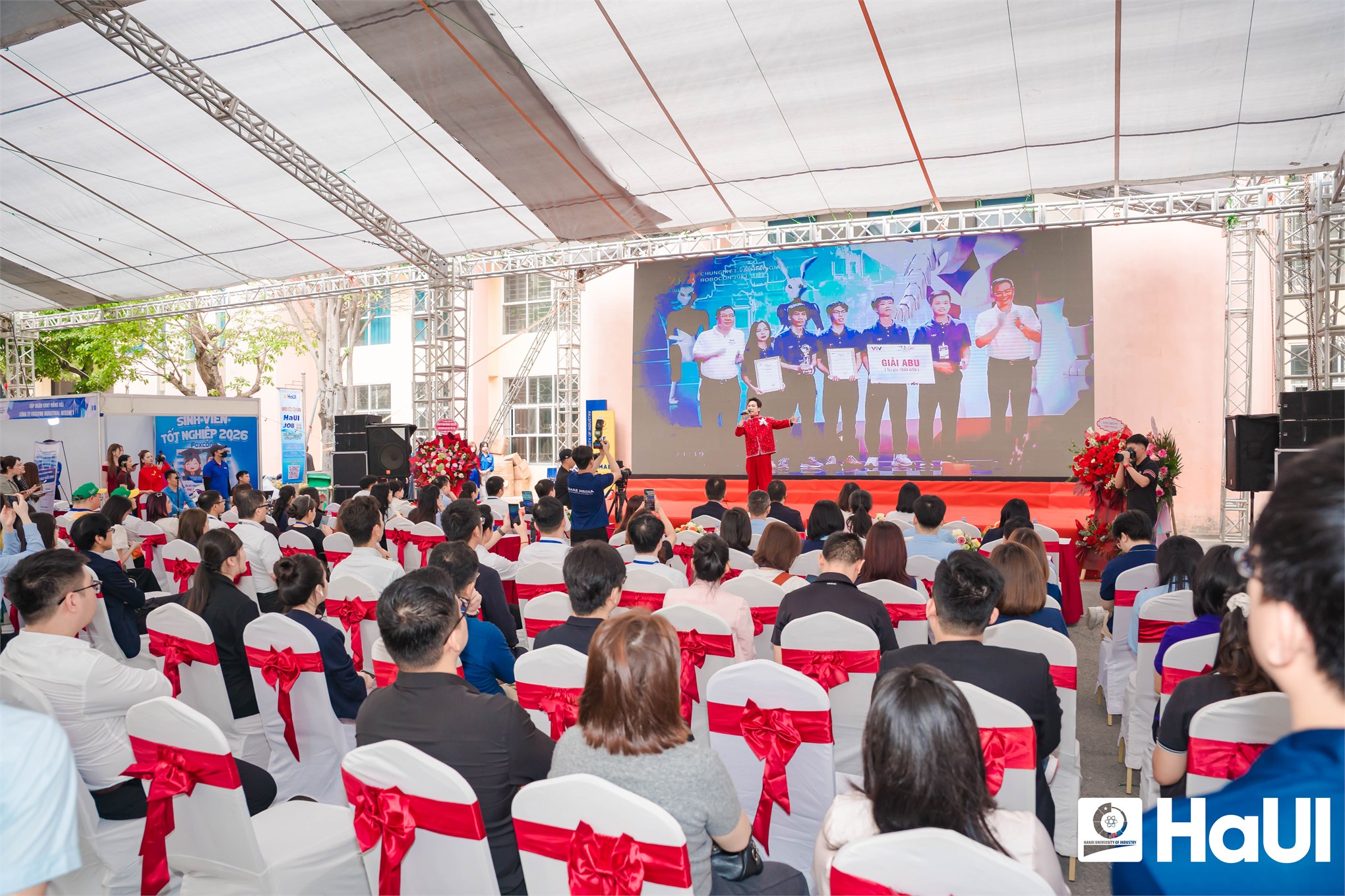 Job Fair 2026 tại Đại học Công nghiệp Hà Nội: 70 doanh nghiệp đồng hành, mở rộng cơ hội cho sinh viên