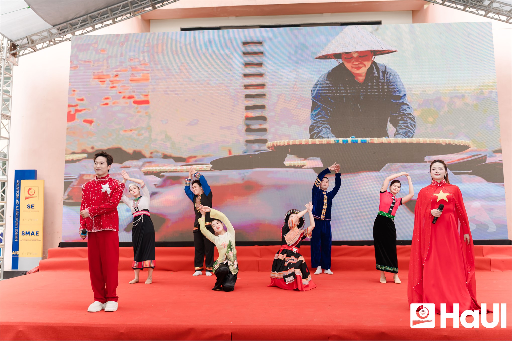 Job Fair 2026 tại Đại học Công nghiệp Hà Nội: 70 doanh nghiệp đồng hành, mở rộng cơ hội cho sinh viên