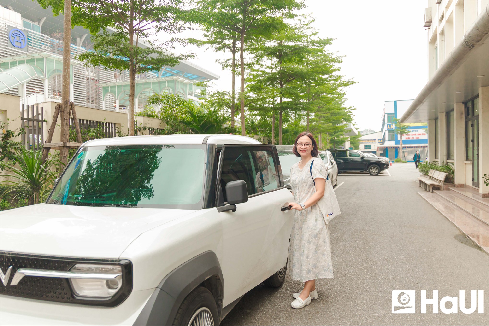 HaUI hưởng ứng Giờ Trái Đất: Từ hành động nhỏ đến chiến lược phát triển xanh bền vững