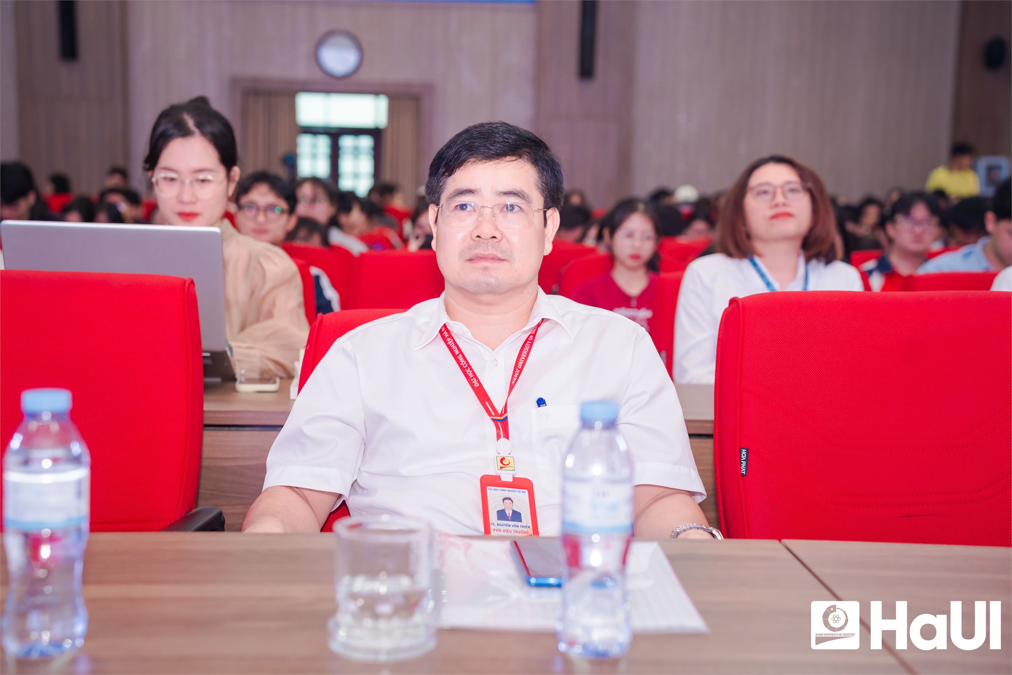 Đại học Công nghiệp Hà Nội: Đánh thức tình yêu sách qua những trang viết