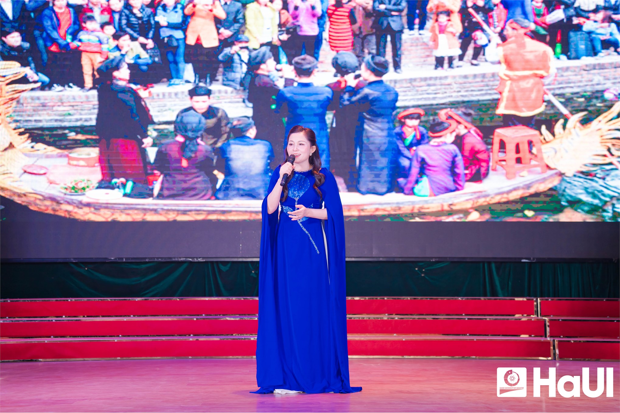 Đại học Công nghiệp Hà Nội: Đánh thức tình yêu sách qua những trang viết