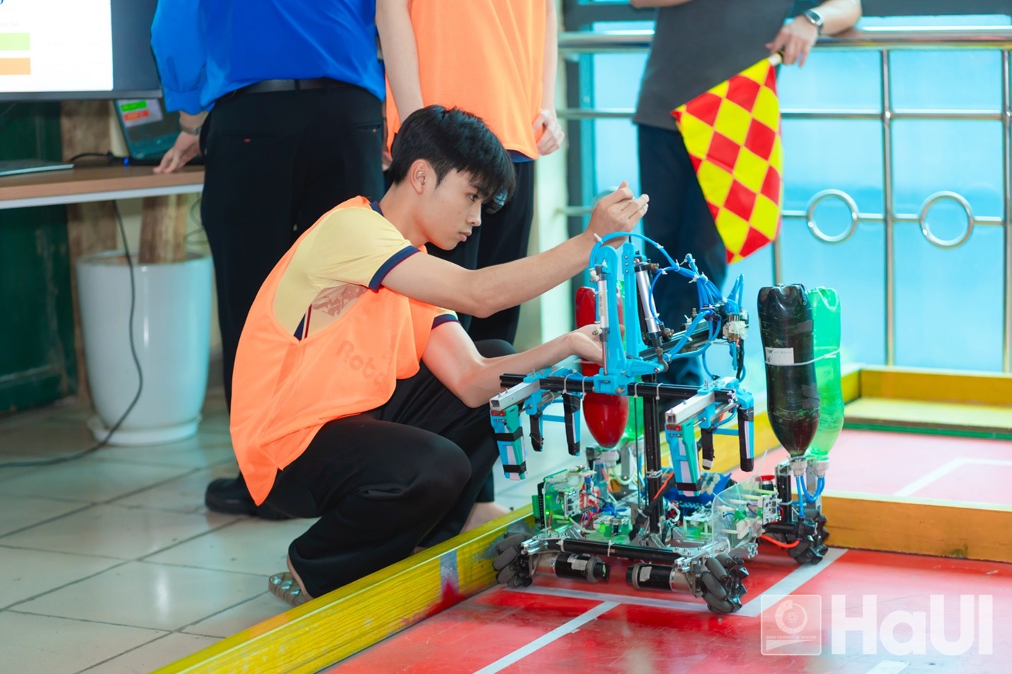 Robot Mini “Robot gắp phôi” 2026: Mở ra không gian thực hành cho sinh viên HaUI