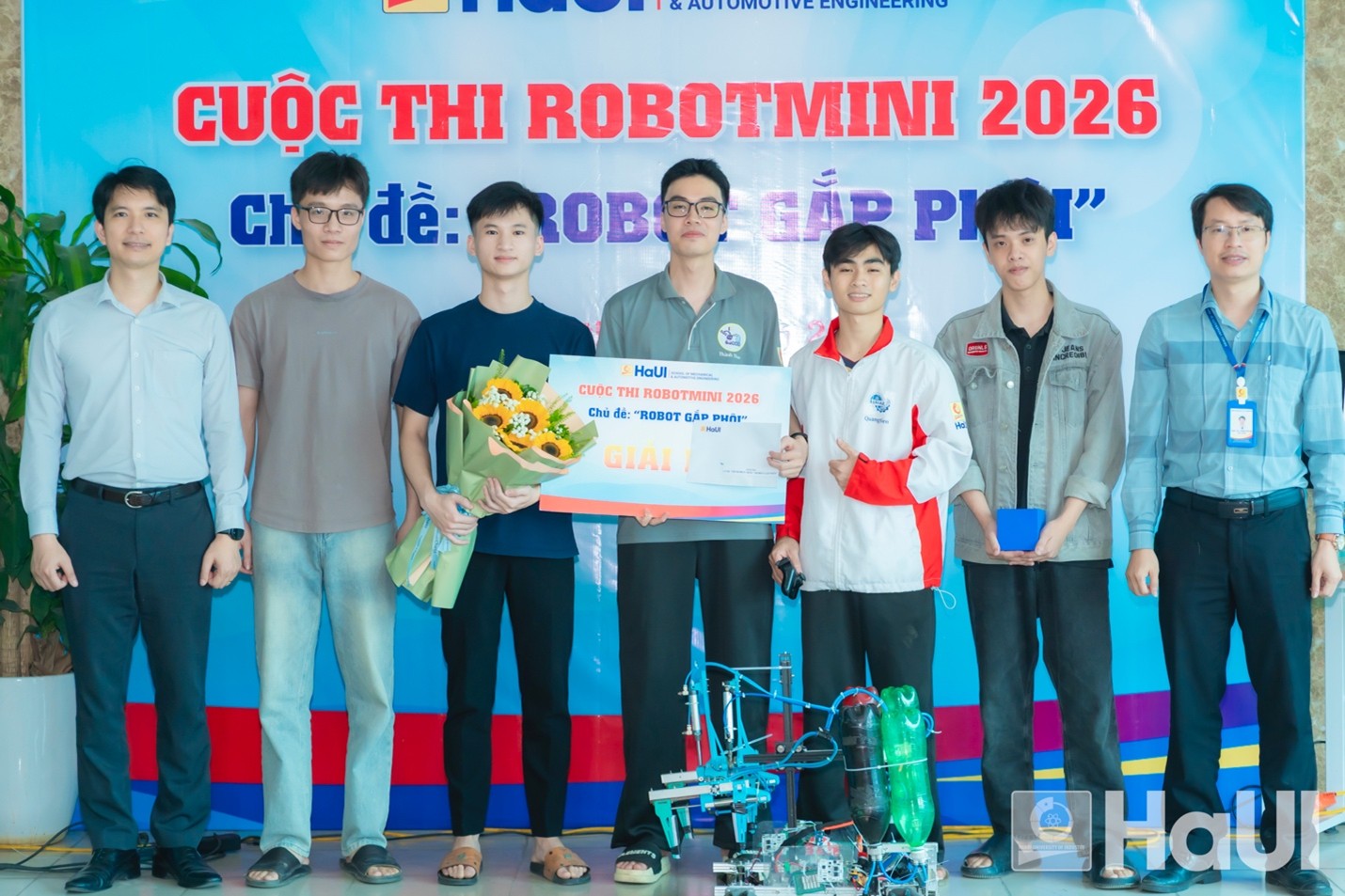 Robot Mini “Robot gắp phôi” 2026: Mở ra không gian thực hành cho sinh viên HaUI