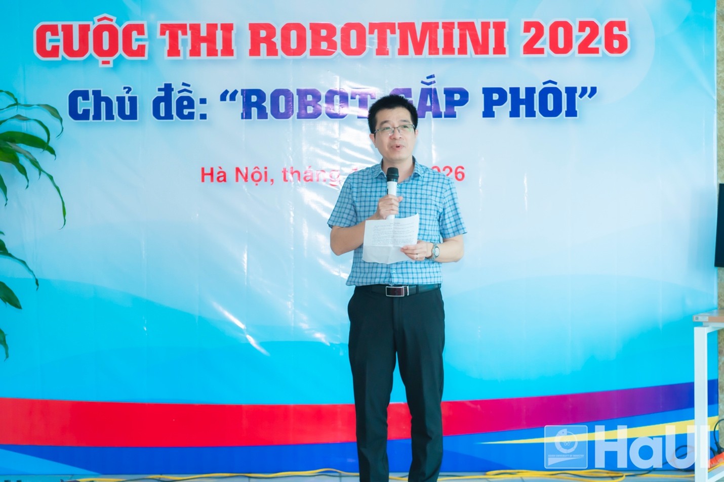 Robot Mini “Robot gắp phôi” 2026: Mở ra không gian thực hành cho sinh viên HaUI