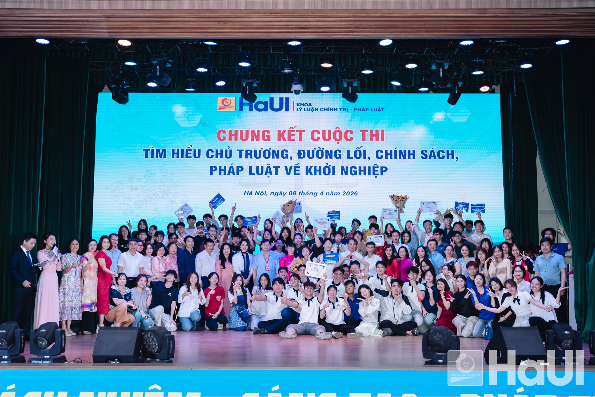 Sôi động Chung kết Cuộc thi `Tìm hiểu chủ trương, đường lối, chính sách, pháp luật về Khởi nghiệp` 2026