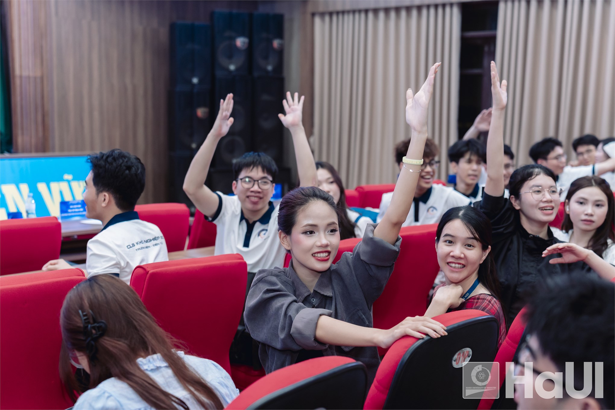 Sôi động Chung kết Cuộc thi `Tìm hiểu chủ trương, đường lối, chính sách, pháp luật về Khởi nghiệp` 2026