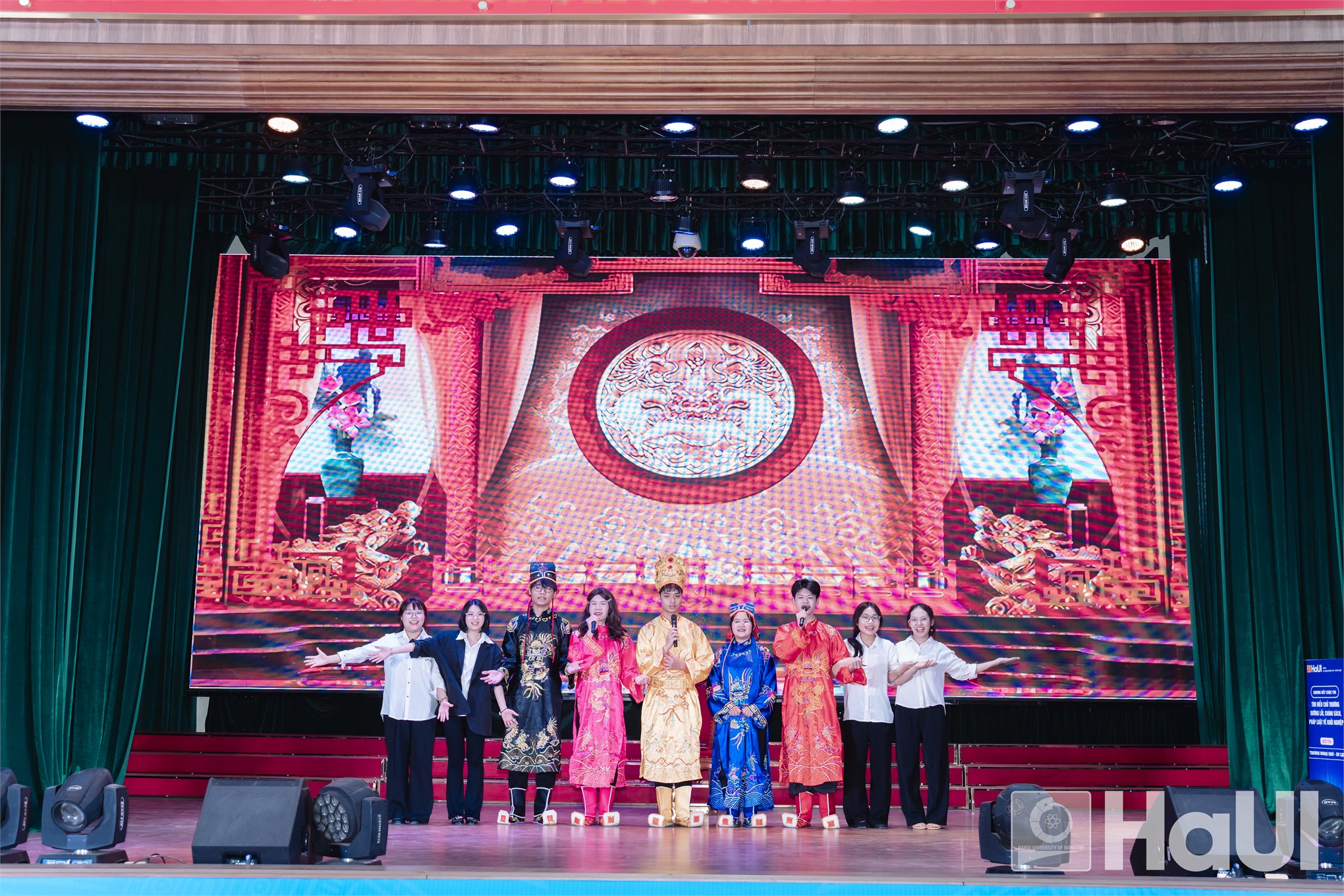 Sôi động Chung kết Cuộc thi `Tìm hiểu chủ trương, đường lối, chính sách, pháp luật về Khởi nghiệp` 2026