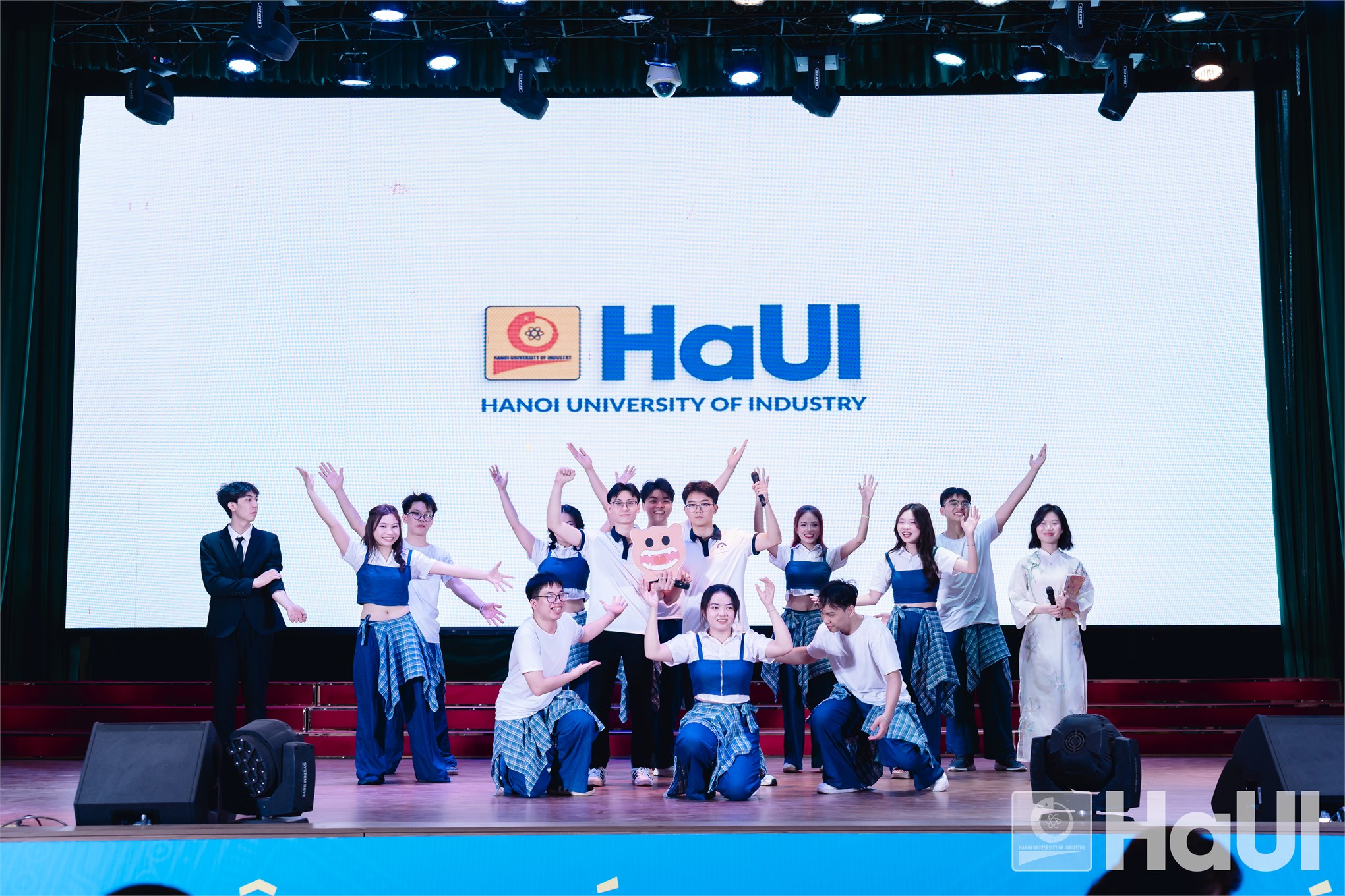 Sôi động Chung kết Cuộc thi `Tìm hiểu chủ trương, đường lối, chính sách, pháp luật về Khởi nghiệp` 2026