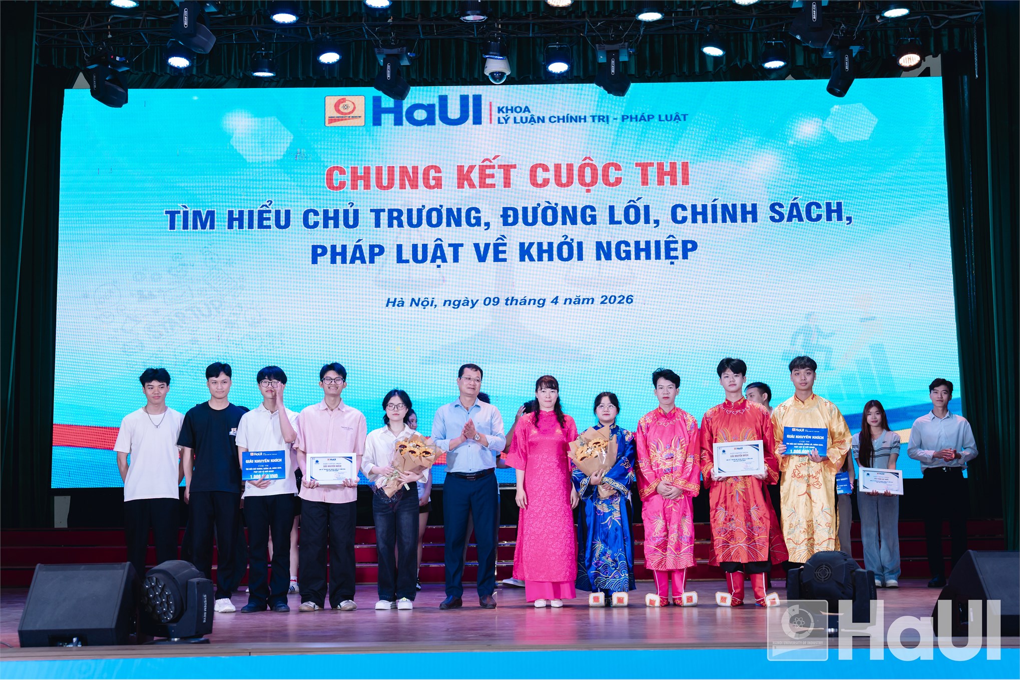 Sôi động Chung kết Cuộc thi `Tìm hiểu chủ trương, đường lối, chính sách, pháp luật về Khởi nghiệp` 2026
