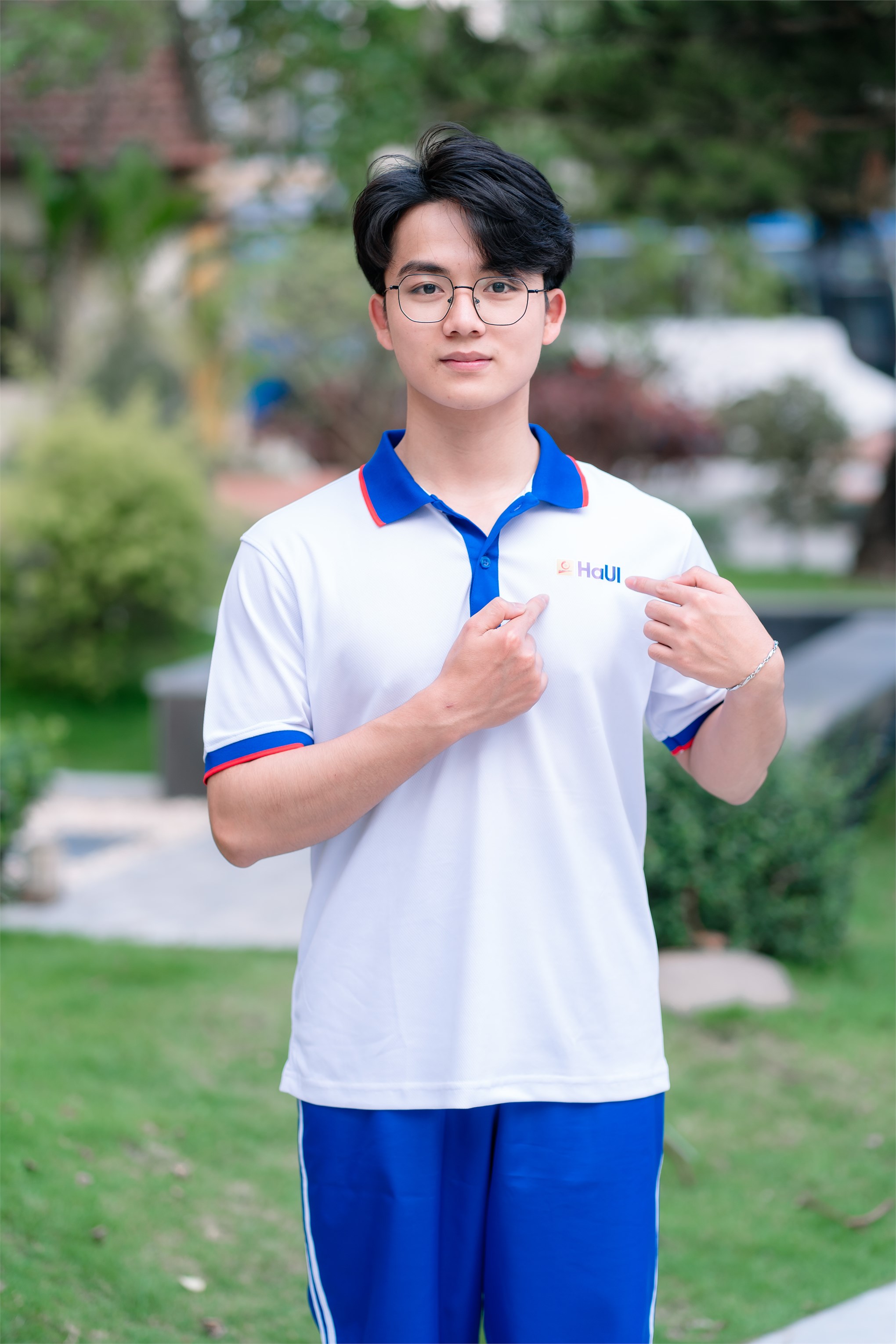 Ứng xử trên không gian mạng: Chuẩn mực bắt đầu từ mỗi cá nhân