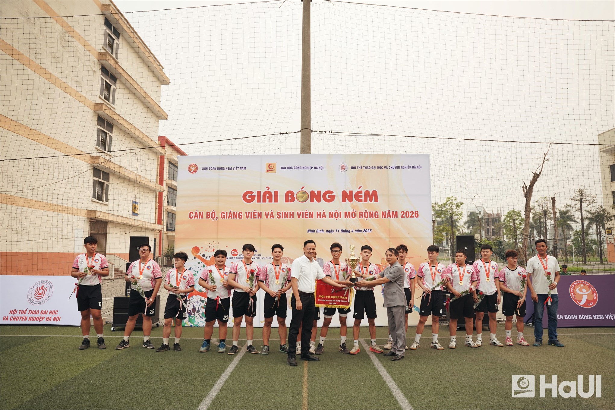 Tranh tài kịch tính tại Giải bóng ném cán bộ, giảng viên và sinh viên Hà Nội mở rộng năm 2026