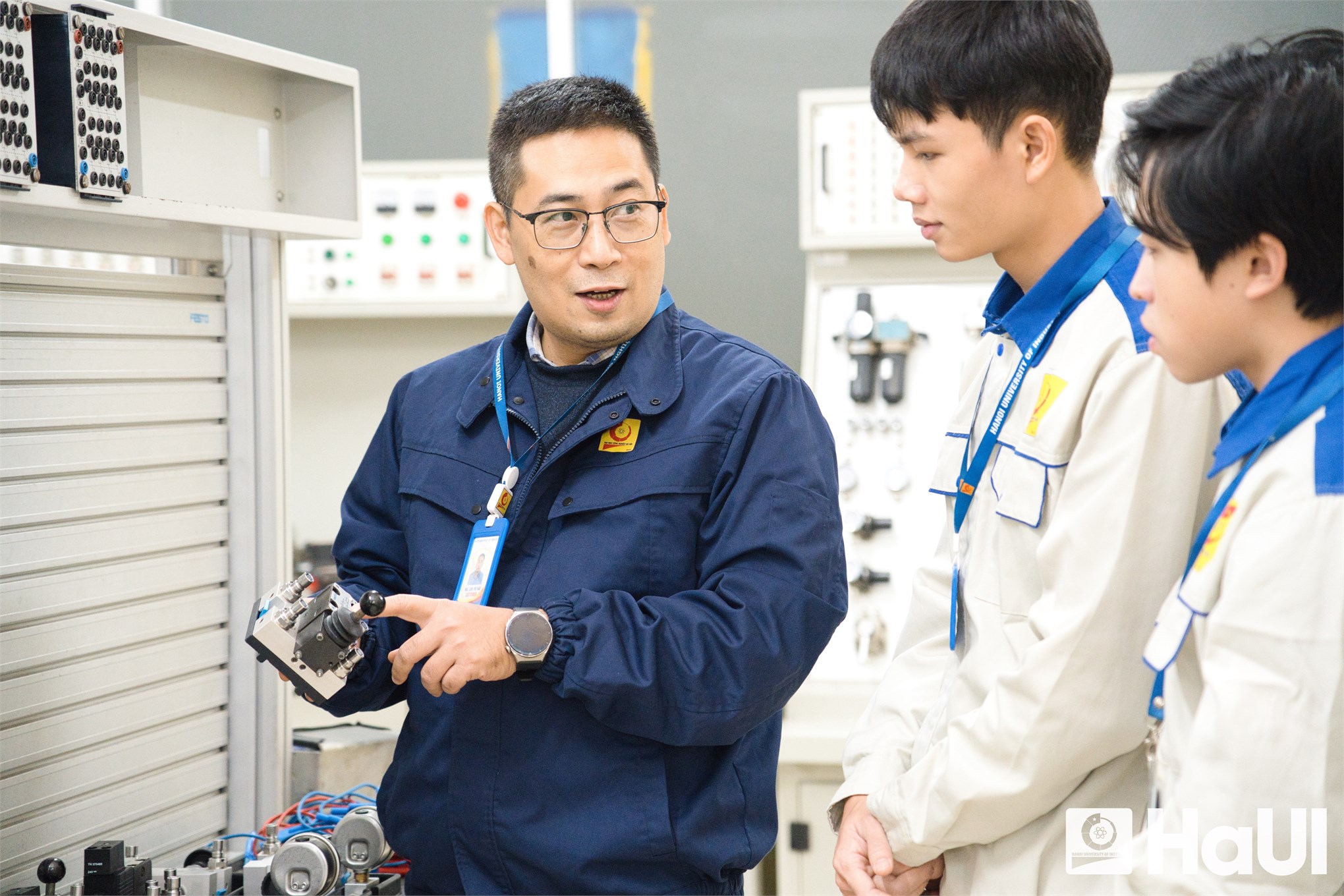 Bộ Giáo dục và Đào tạo ban hành quy định chuẩn nghề nghiệp giảng viên đại học