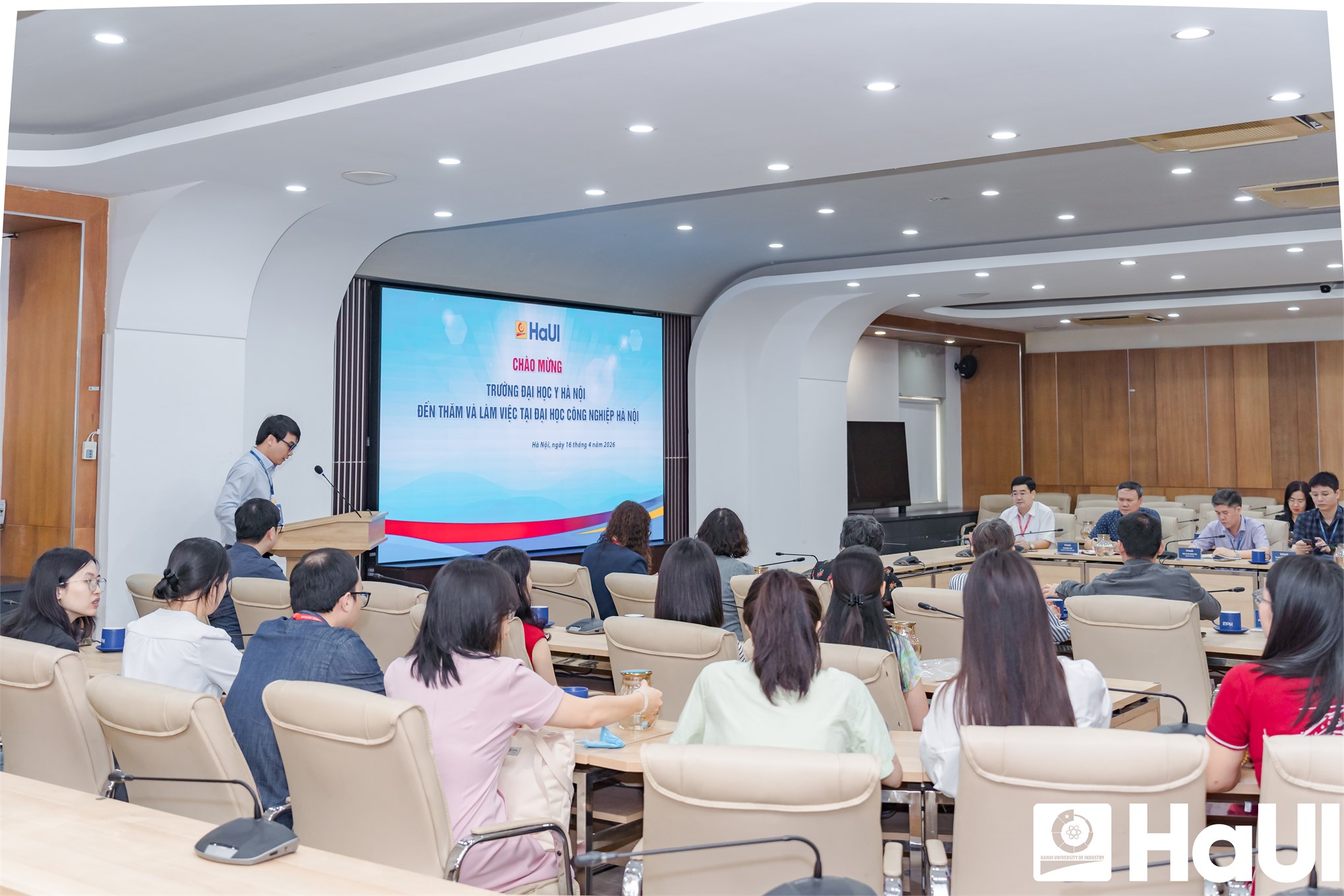 Kết nối hợp tác giữa Trường Đại học Y Hà Nội và Đại học Công nghiệp Hà Nội trong quản trị đại học và chuyển đổi số