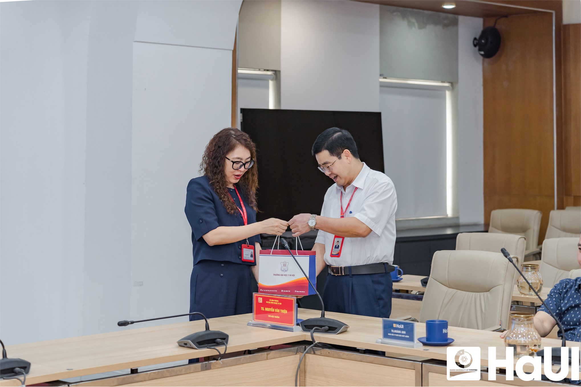 Kết nối hợp tác giữa Trường Đại học Y Hà Nội và Đại học Công nghiệp Hà Nội trong quản trị đại học và chuyển đổi số