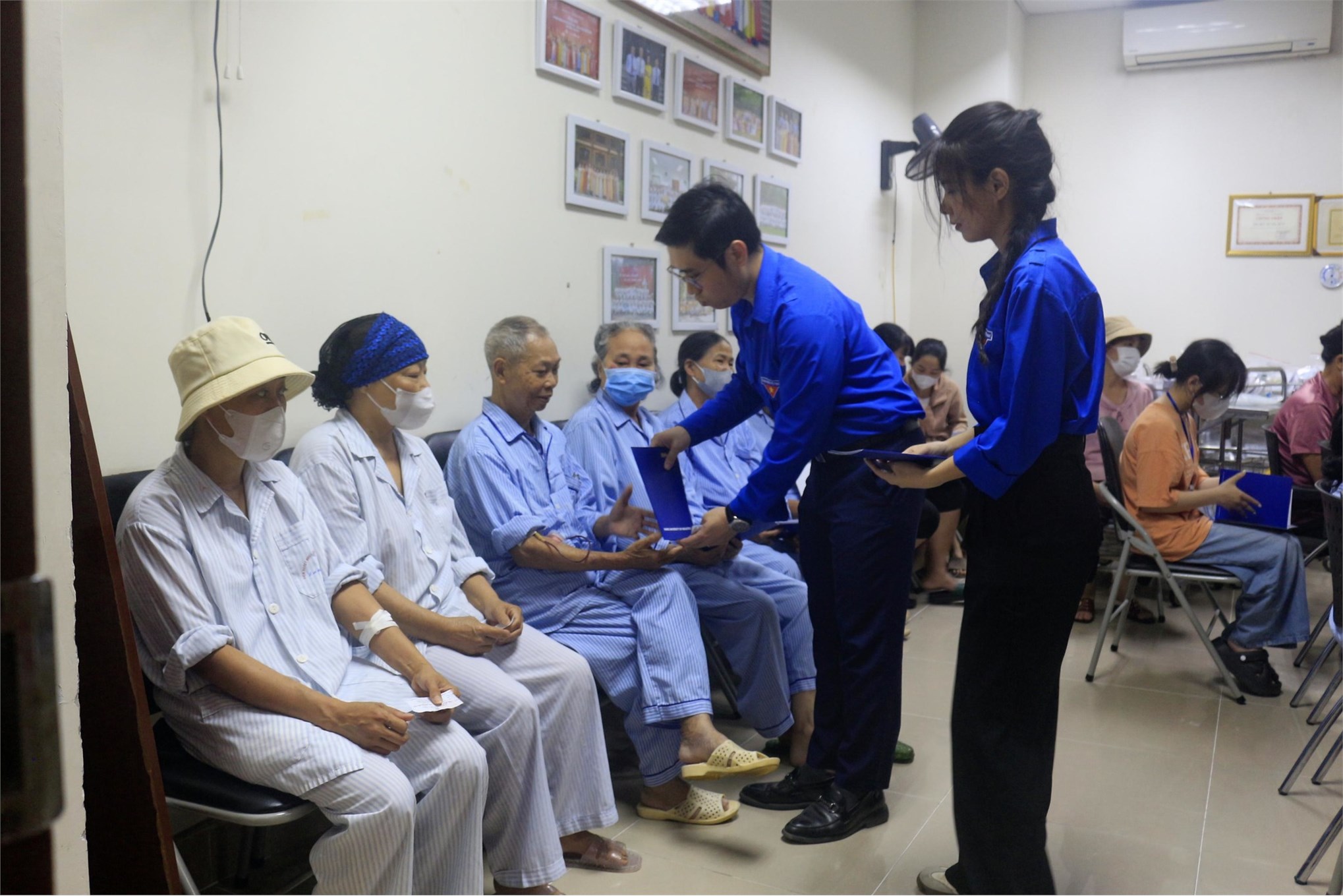 Dấu ấn đậm nét của tuổi trẻ HaUI từ chuỗi hoạt động `Hành trình tuổi trẻ vì cộng đồng`