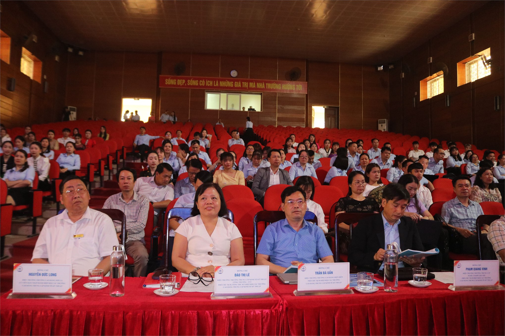 [cdsonla] Hội thảo Khoa học: `Chuyển đổi số và ứng dụng trí tuệ nhân tạo trong giáo dục nghề nghiệp`- Diễn đàn kết nối tri thức và định hướng tương lai giáo dục