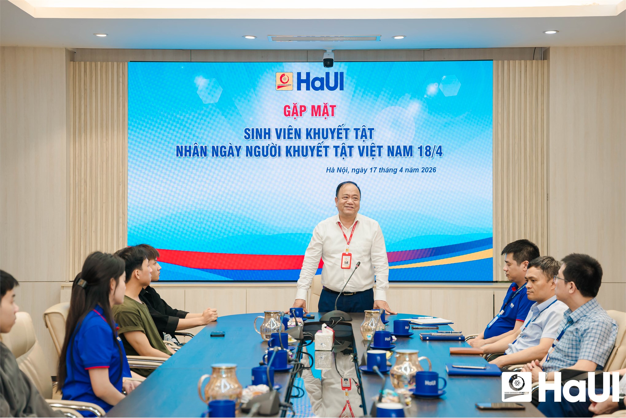 Ấm áp buổi gặp mặt sinh viên khuyết tật: Khi nghị lực được chắp cánh bởi sự tận tâm