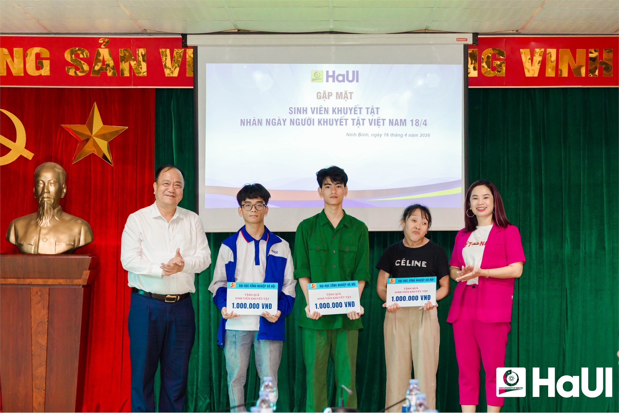 Ấm áp buổi gặp mặt sinh viên khuyết tật: Khi nghị lực được chắp cánh bởi sự tận tâm