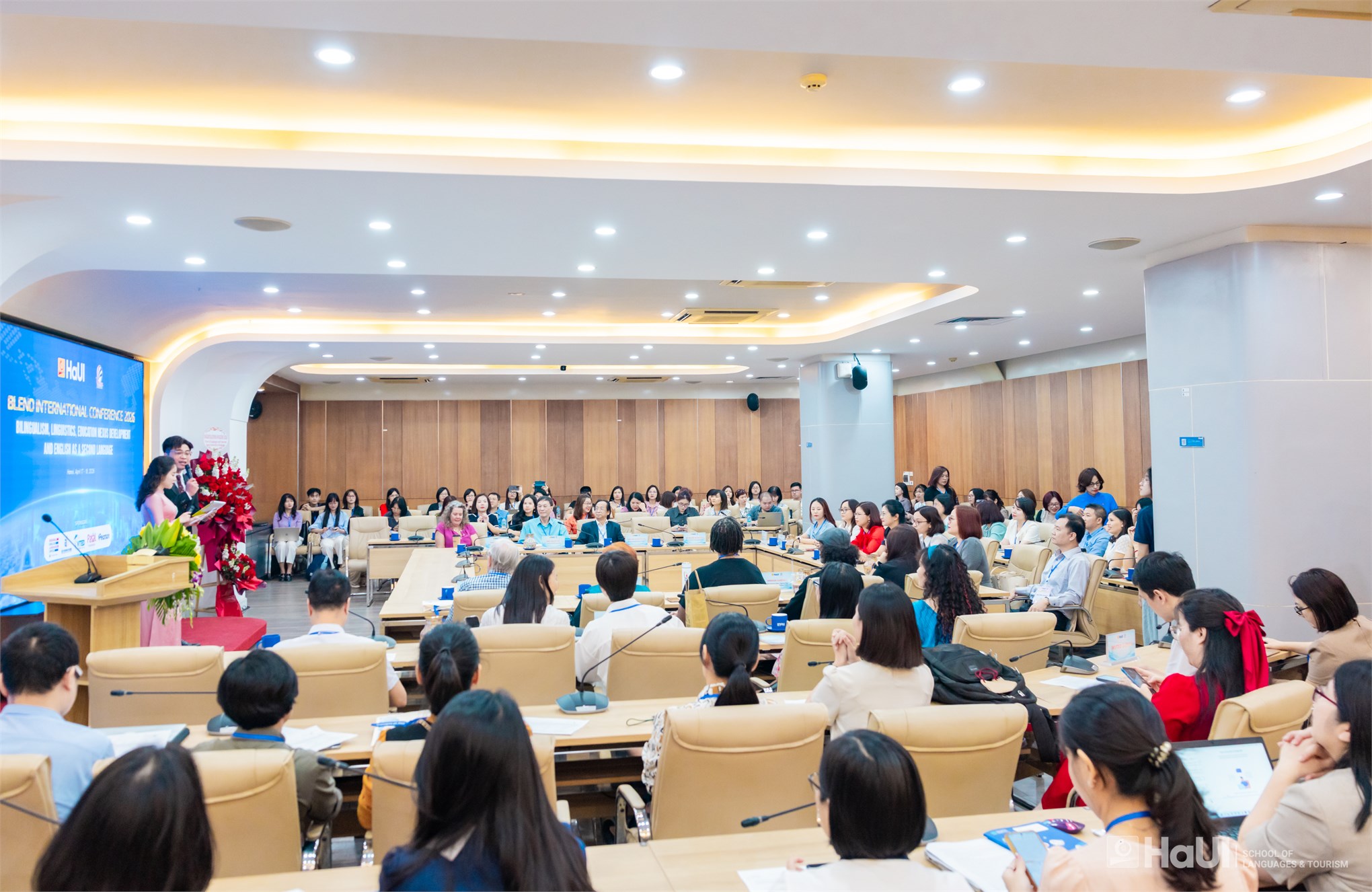 Đưa tiếng Anh trở thành ngôn ngữ thứ hai: Thúc đẩy từ học thuật, đột phá từ công nghệ