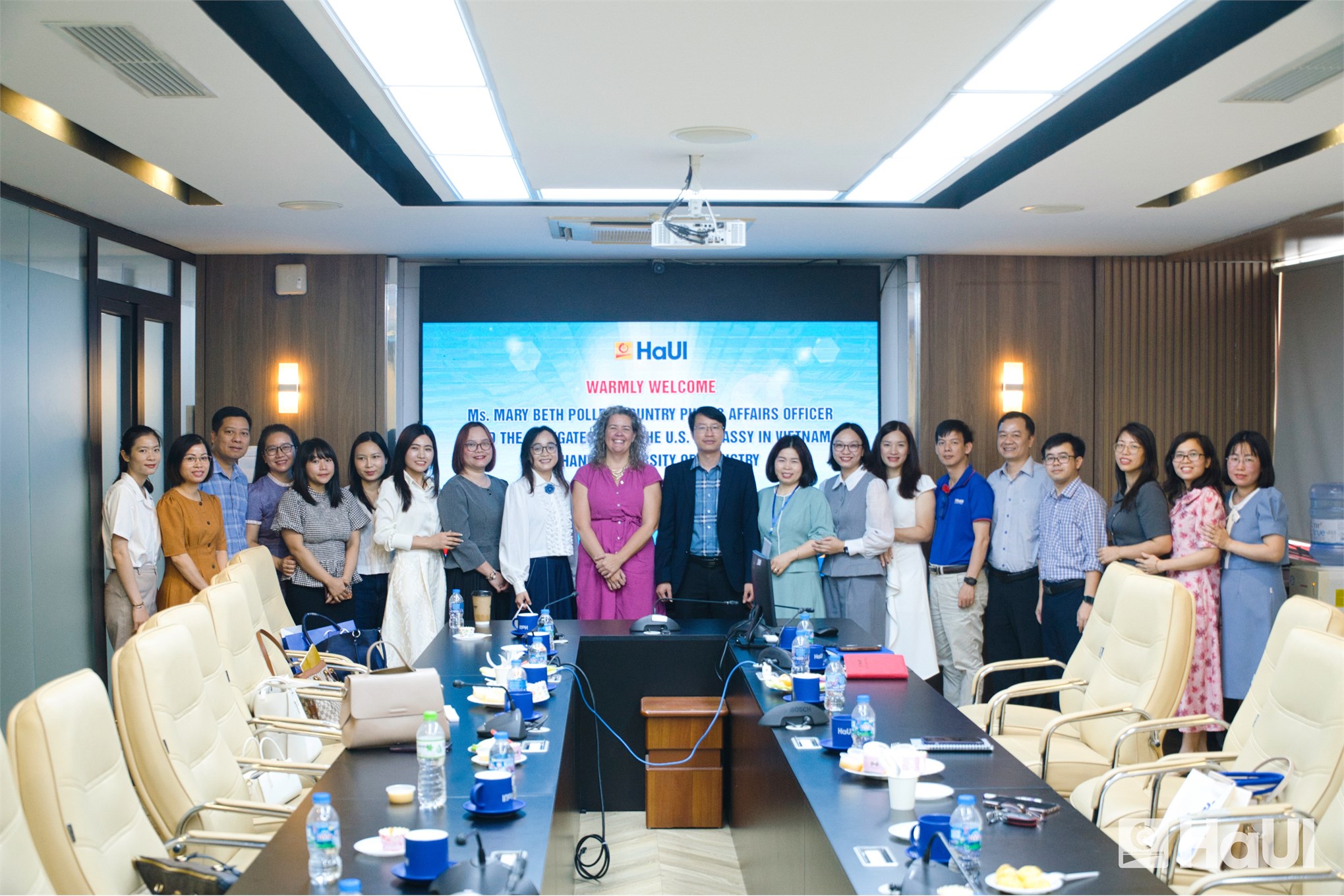 Đưa tiếng Anh trở thành ngôn ngữ thứ hai: Thúc đẩy từ học thuật, đột phá từ công nghệ