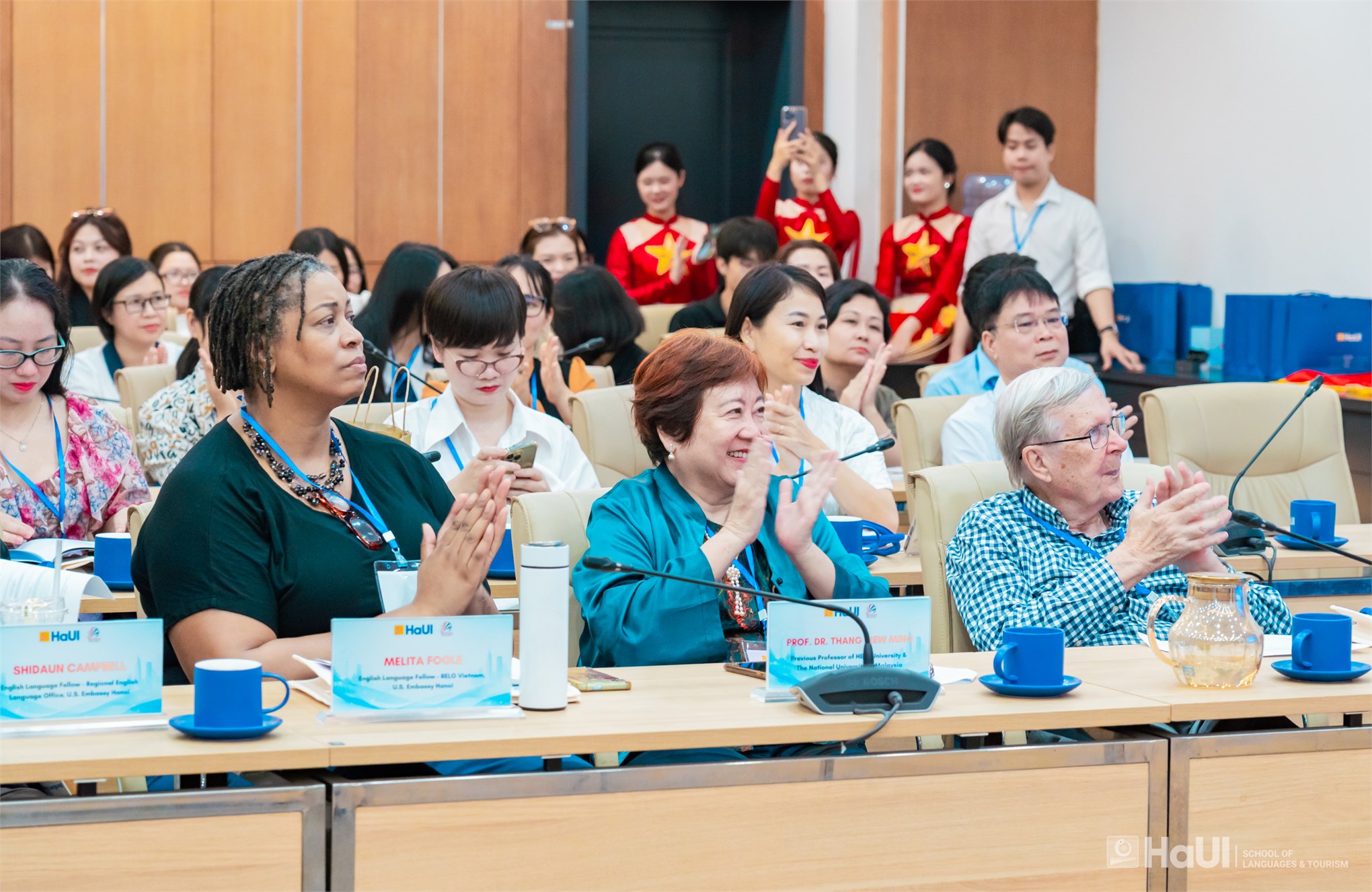 Đưa tiếng Anh trở thành ngôn ngữ thứ hai: Thúc đẩy từ học thuật, đột phá từ công nghệ