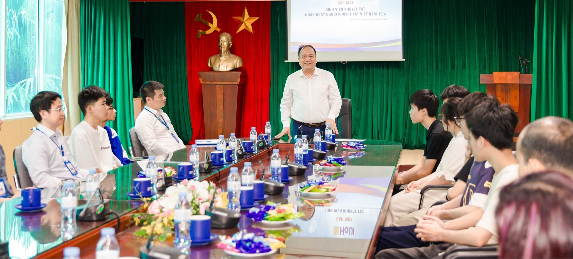 [giadinhxahoi] Lan tỏa yêu thương tại buổi gặp mặt sinh viên khuyết tật: Nơi nâng đỡ nghị lực để thế hệ trẻ kém may mắn được vươn mình