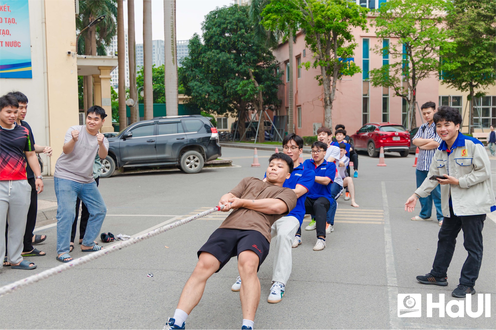 Bùng nổ sức trẻ tại ngày hội Tuổi trẻ HaUI Genesis 2026: Tuổi trẻ HaUI - Vững bước tiên phong